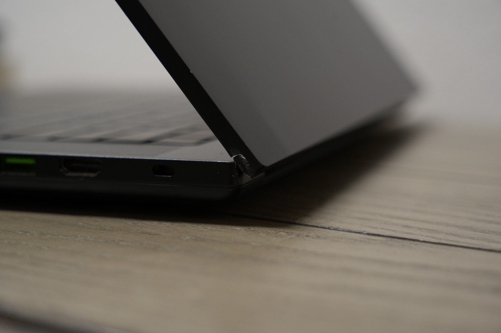 Razer Blade 16 240Hz GeForce RTX 4080, i9 13950HX 5.5GHz, 32GB DDR5 5500Mhz