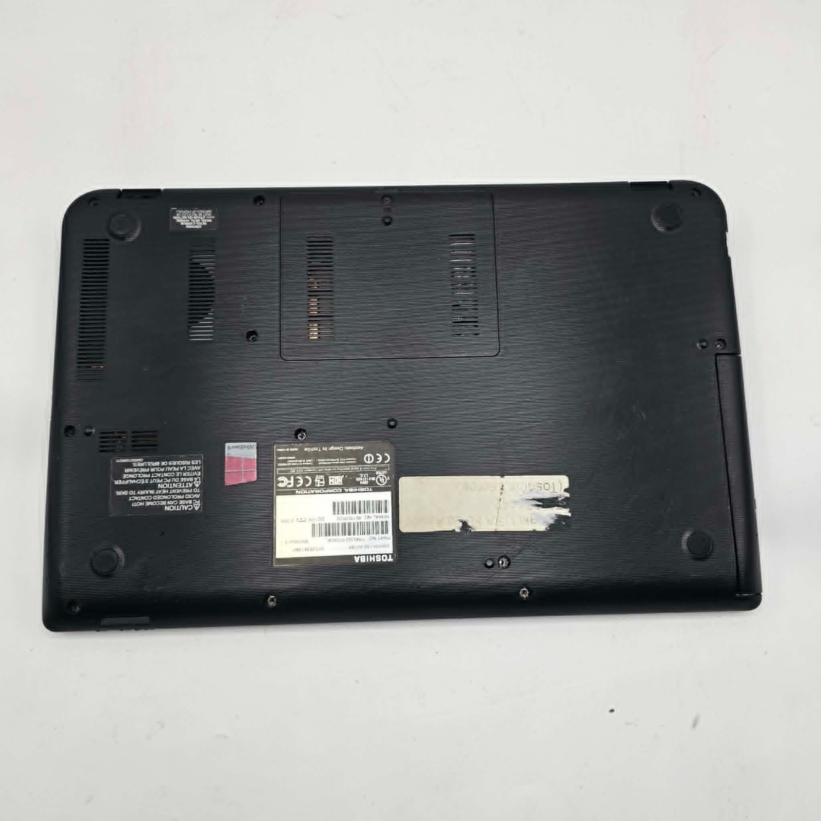 Toshiba Satellite L55 Intel Core i5 4200u No RAM No HDD 15.6″ FOR PARTS