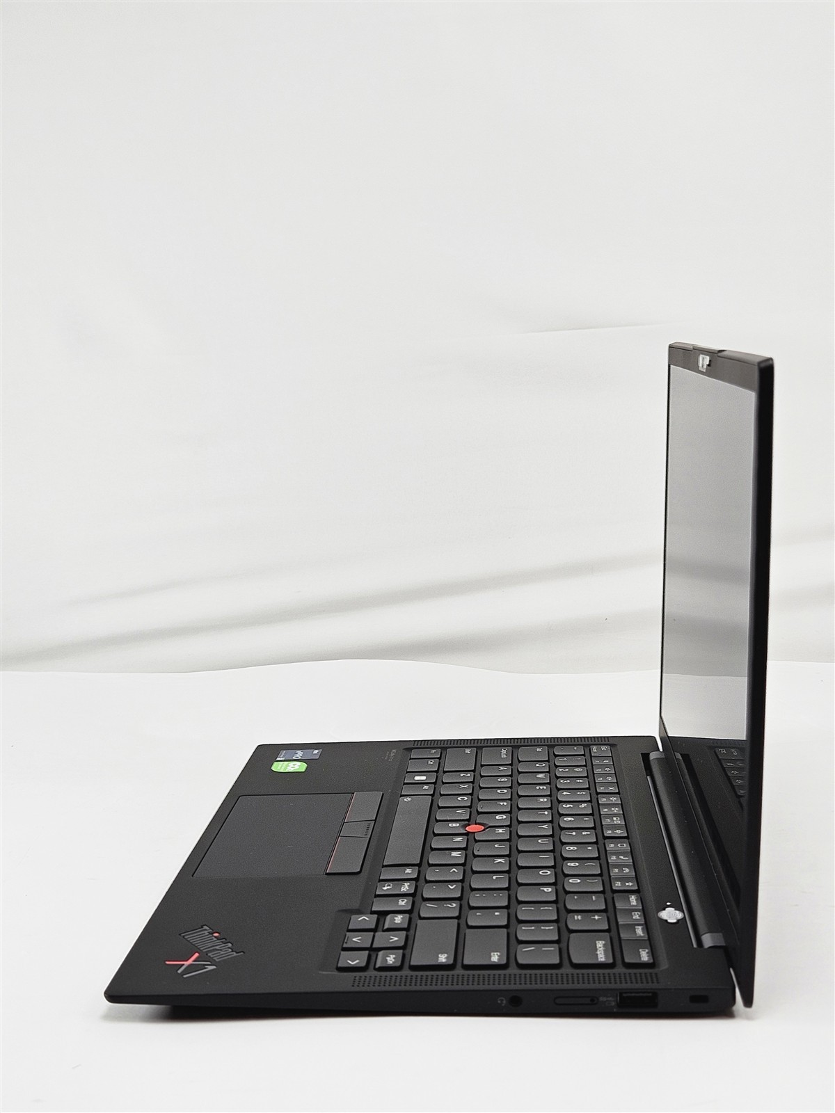 Lenovo 14″ ThinkPad X1 Carbon Gen 10 i7-1265U 16GB RAM 512GB SSD Black No OS