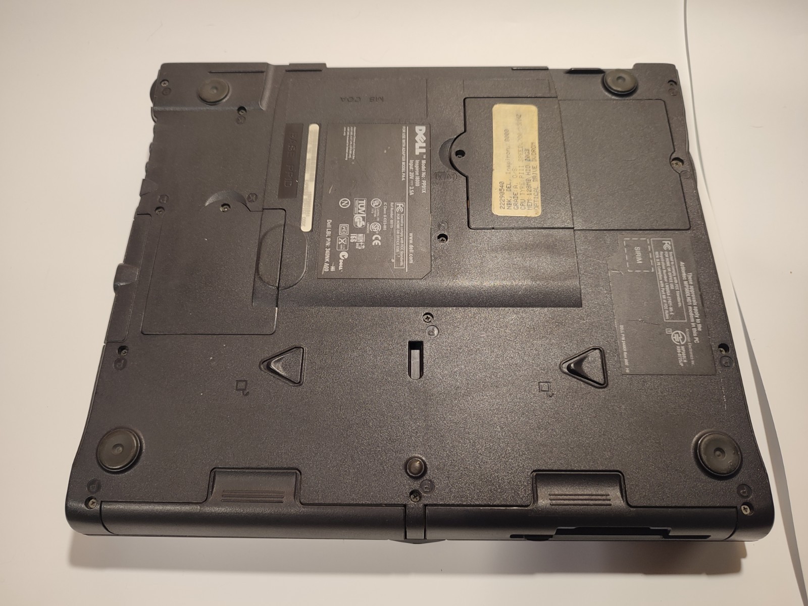 Vintage DELL INSPIRON 8000 PP01X /ATI Mobility 32MB /Windows XP /Laptop&Charger