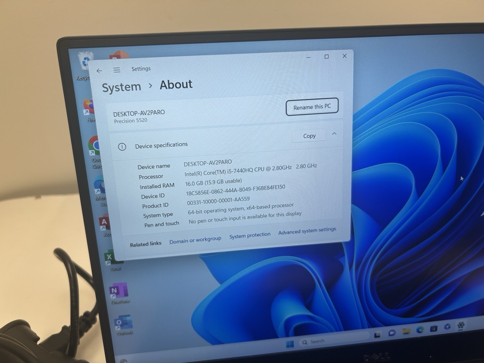 Dell Precision 5520 i5-7440HQ 2.8 gHz 16 GB RAM 256GB SSD