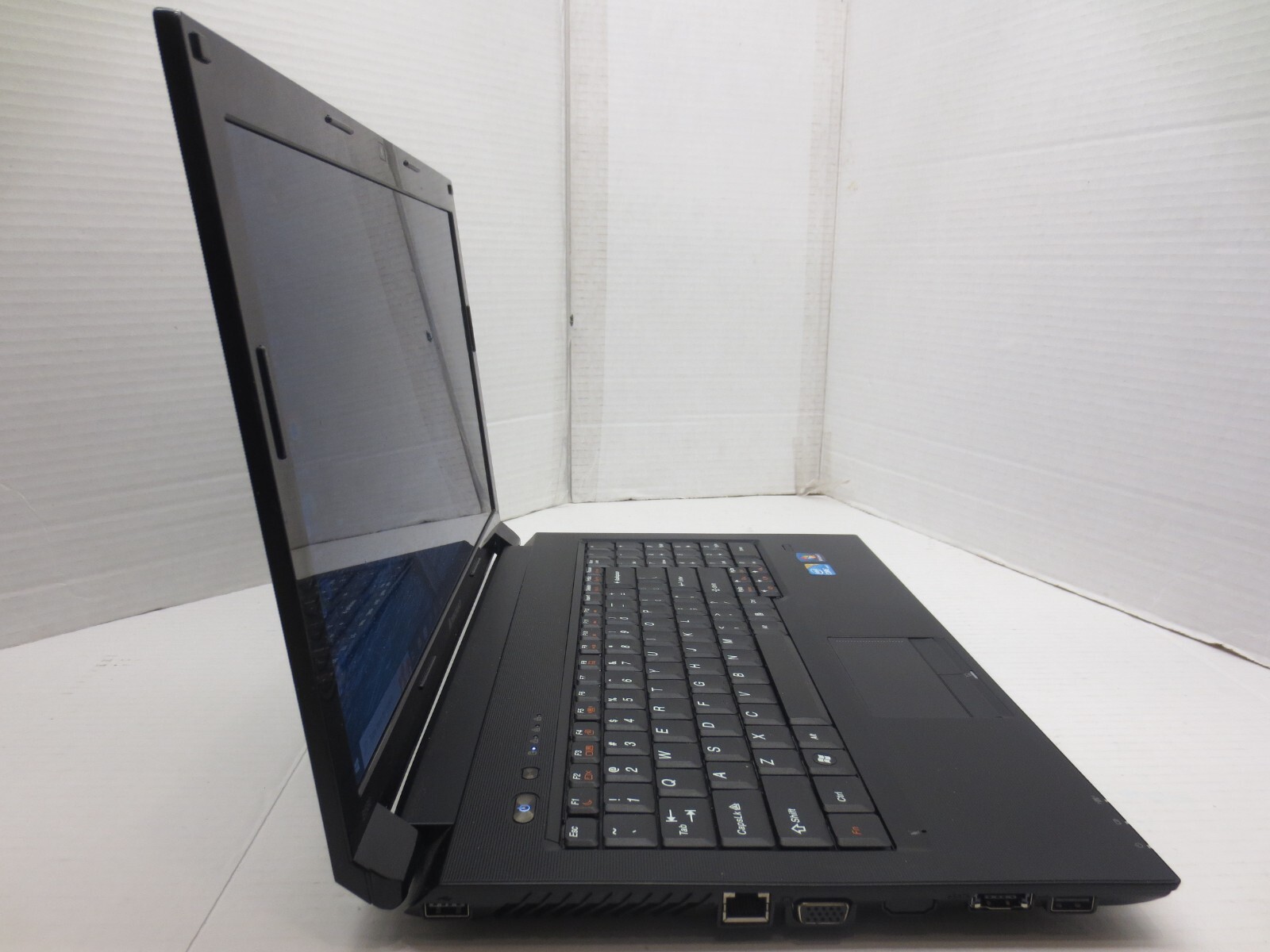 LENOVO B560 15.6″ CORE i3-380M@2.53GHZ 8GB RAM 256GB SSD WINDOWS 10