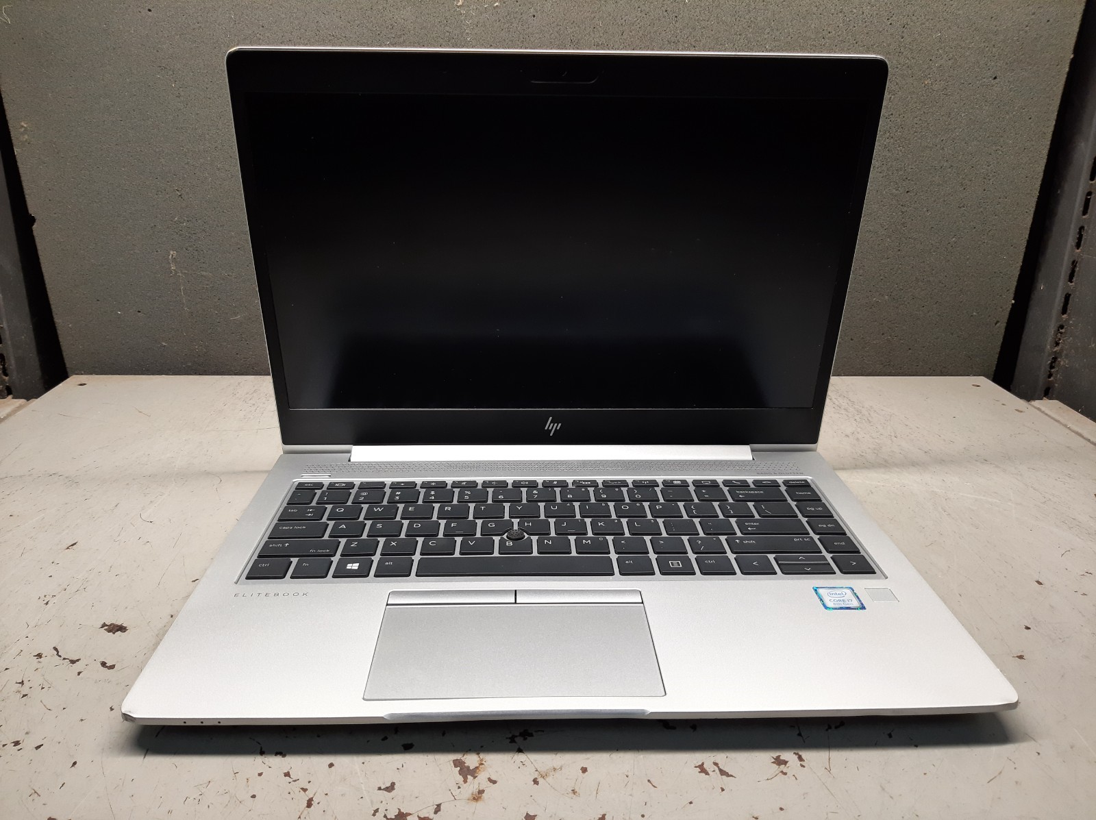 HP EliteBook 840 G5 14″ i7-8550 8GB RAM No SSD No OS No BATT
