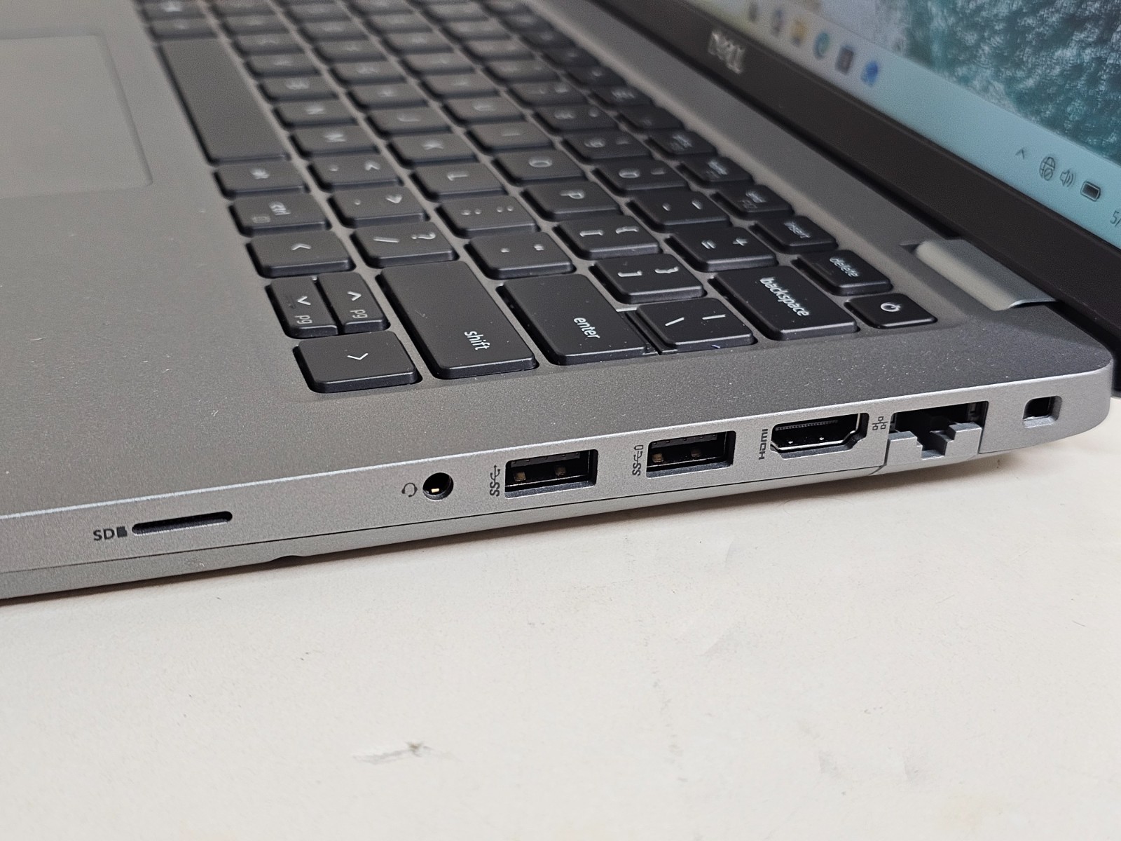 Dell Latitude 5421 Laptop – 2.5 GHz i7-11850H 16GB 512GB SSD Webcam 14″