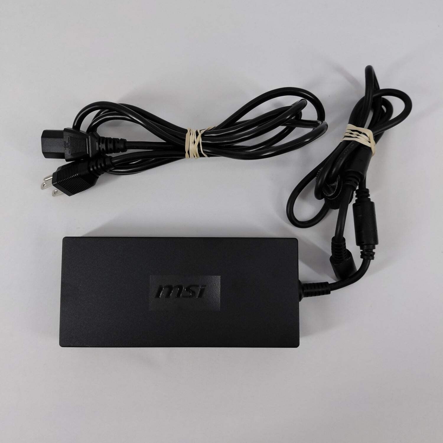 MSI Raider 18 HX A14VHG 18″ i9-14900HX 2.2GHz 32GB RAM 2TB GeForce RTX 4080