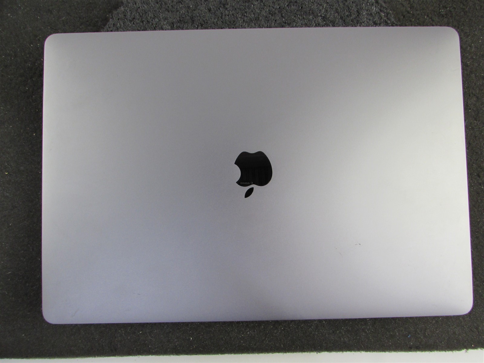 APPLE MACBOOK PRO A2141 3072X1920 I9-9980Hk 1TB SSD 32GB RAM AMD GPU NO O.S