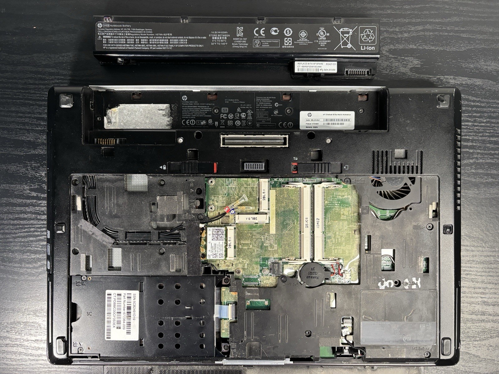 HP EliteBook 8570w Mobile Workstation Intel Core-i7 3740QM, black screen on boot