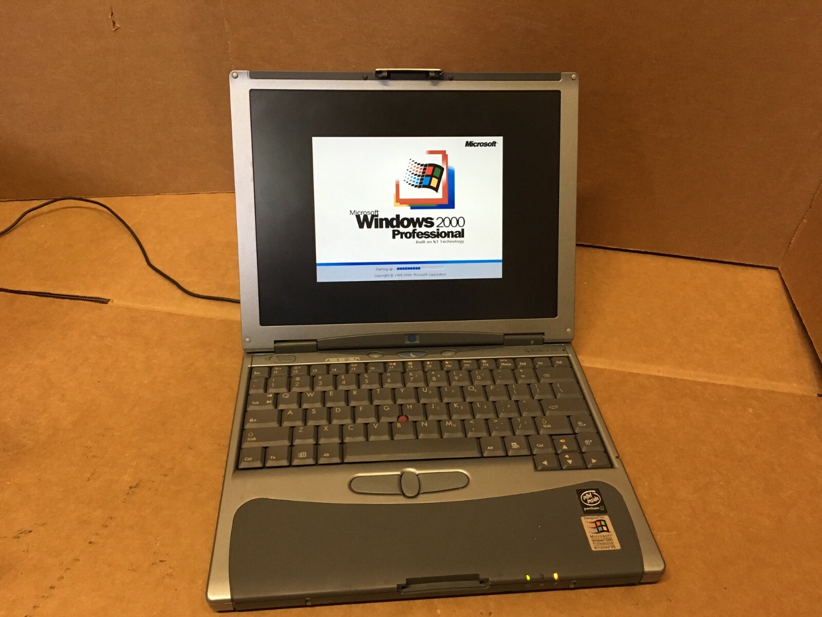 Vintage HP OmniBook 500 Mini Notebook Laptop P III 700MHz 20GB Windows 2000