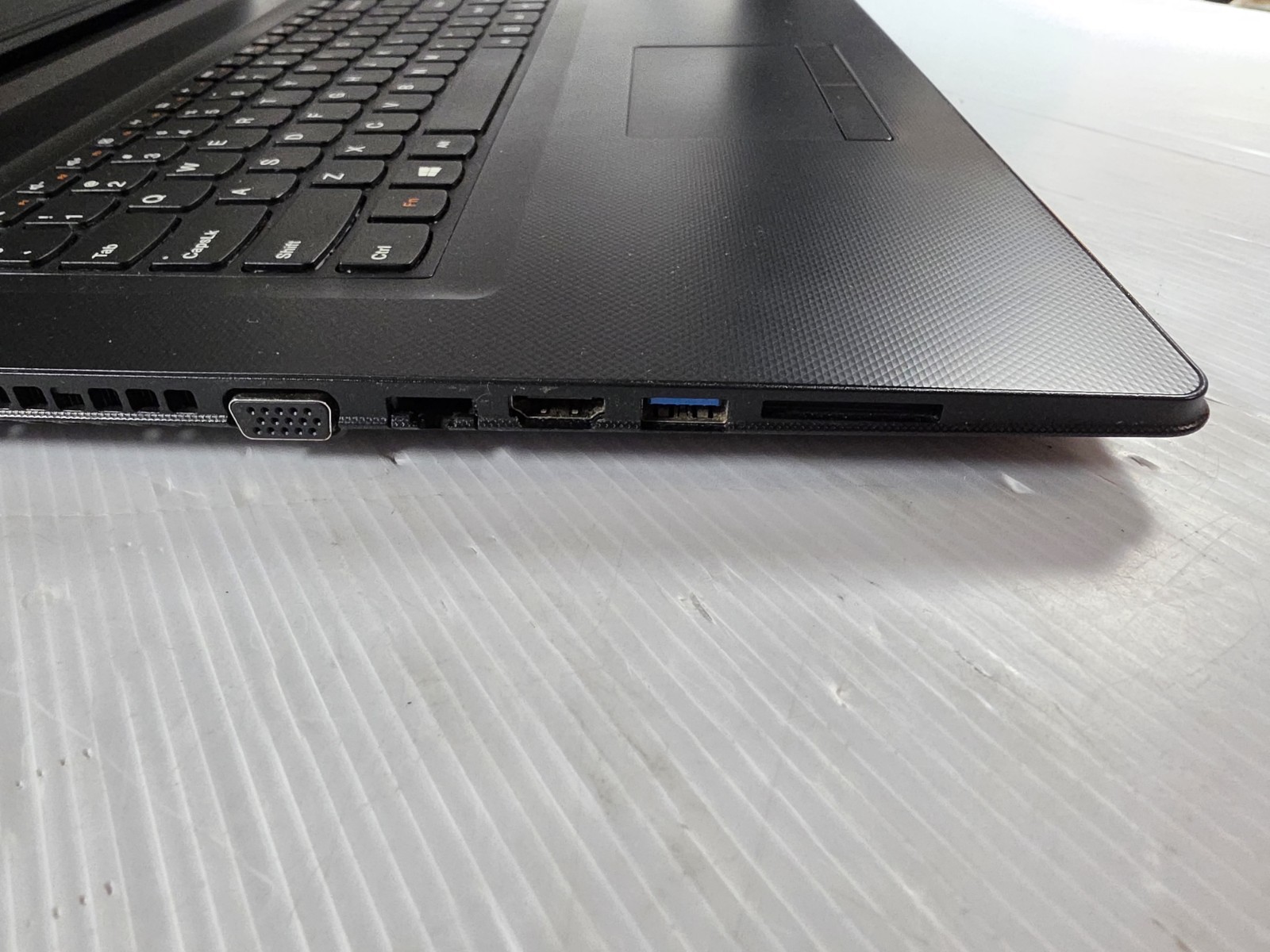 Lenovo IdeaPad Laptop 300-17ISK Core i3-6100U 2.30GHz 4GB Ram 500GB HDD