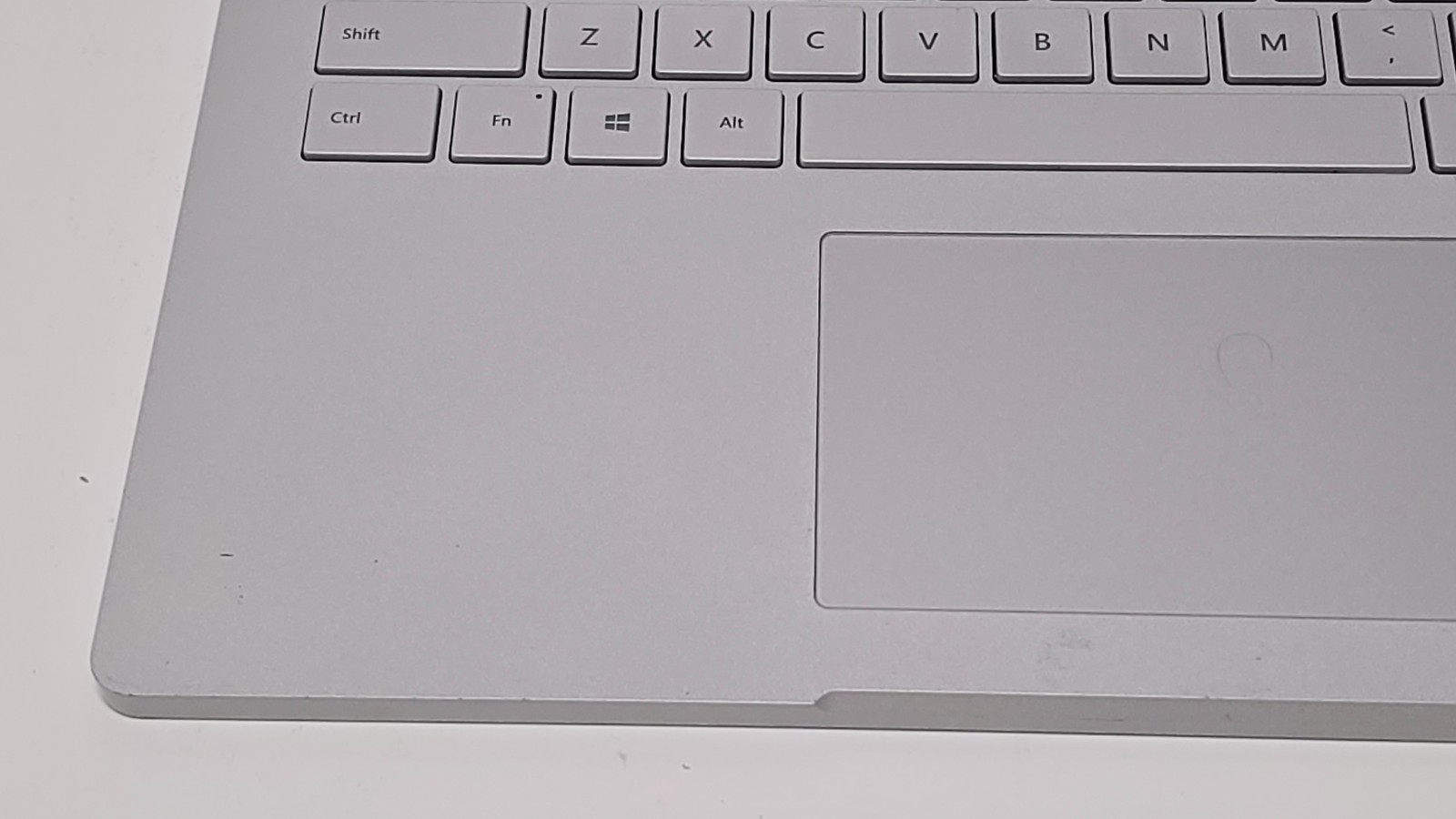 Surface Book 3 13.5″ (1900) Core i7-1065G7, 32GB RAM 512 GB SSD Nvidia GTX 1650