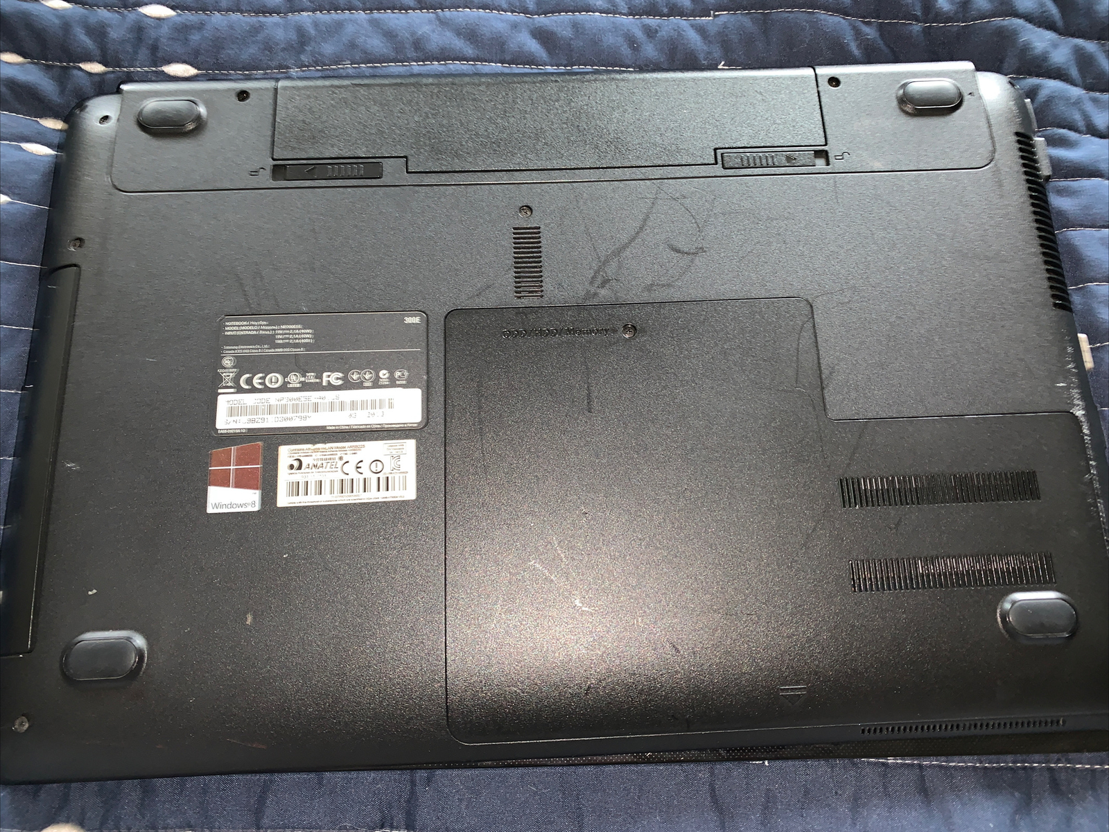 Samsung NP300E5E-A02US Core i3 3227U 1.90GHz 4 GB RAM with Hdd/battery/adapte