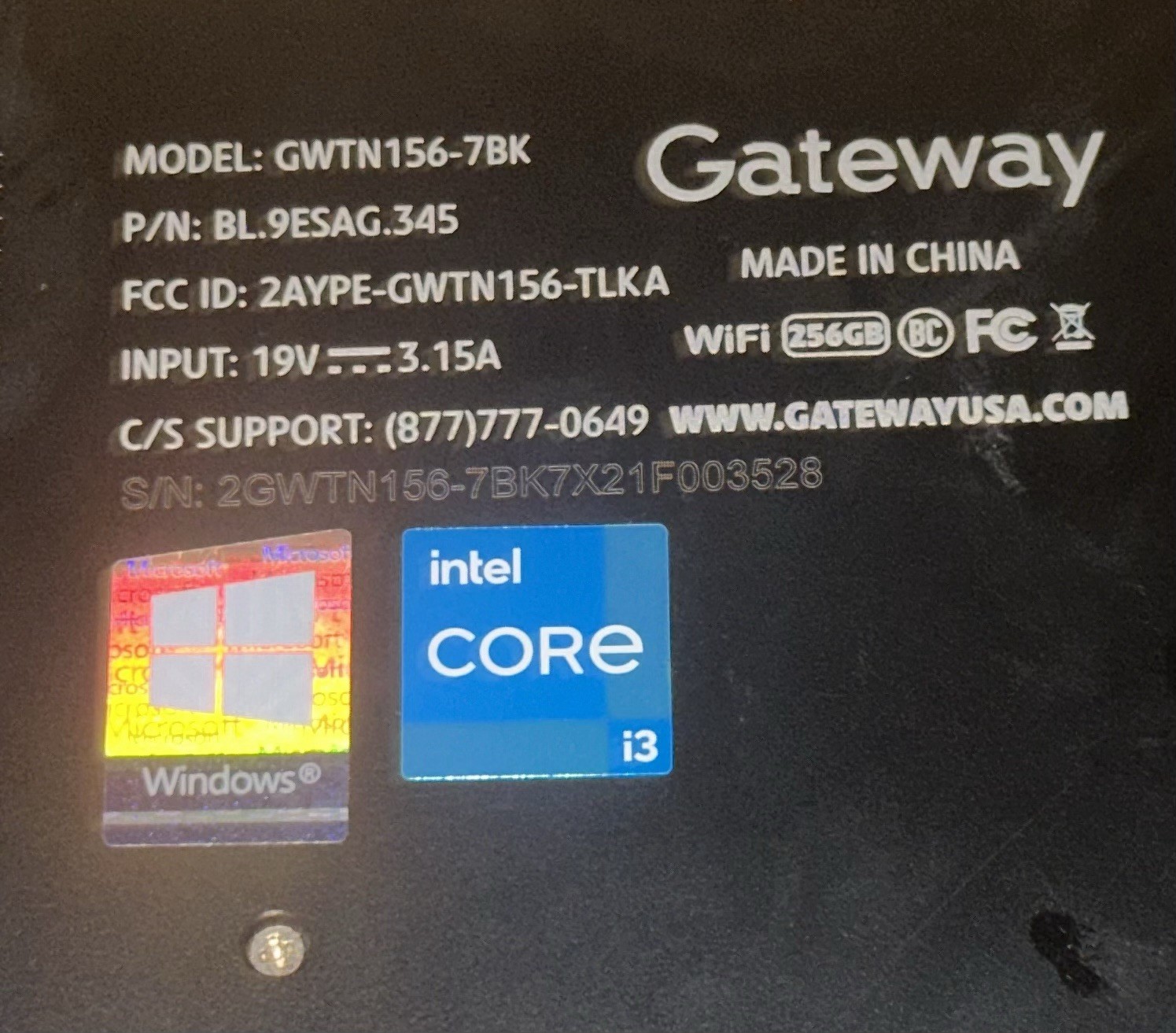 Gateway GWTN156-7BK 15.6″ Intel Core i3 Windows Laptop 256GB SSD Wi-Fi Black