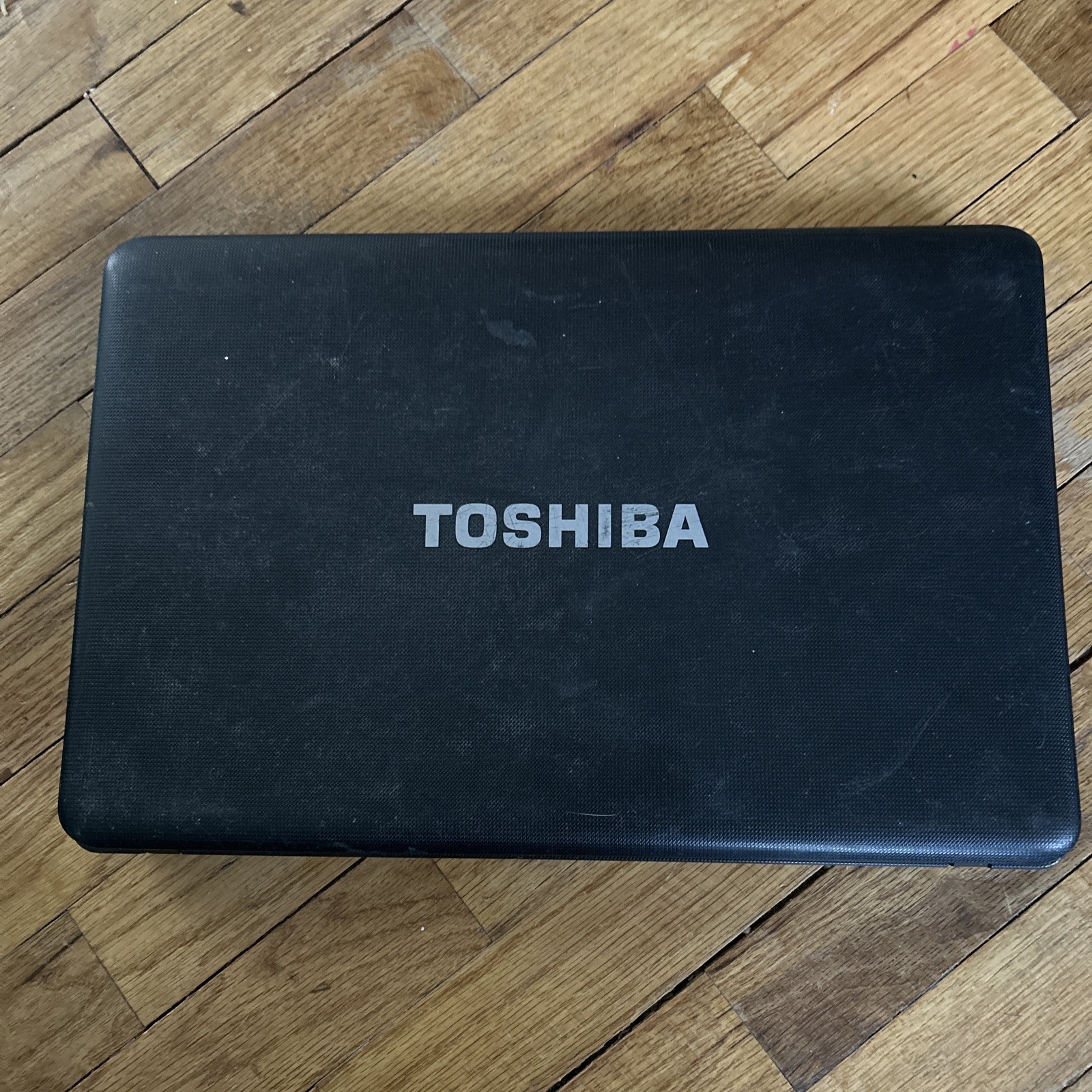 Toshiba satellite C655-S5543 laptop for parts black no cord