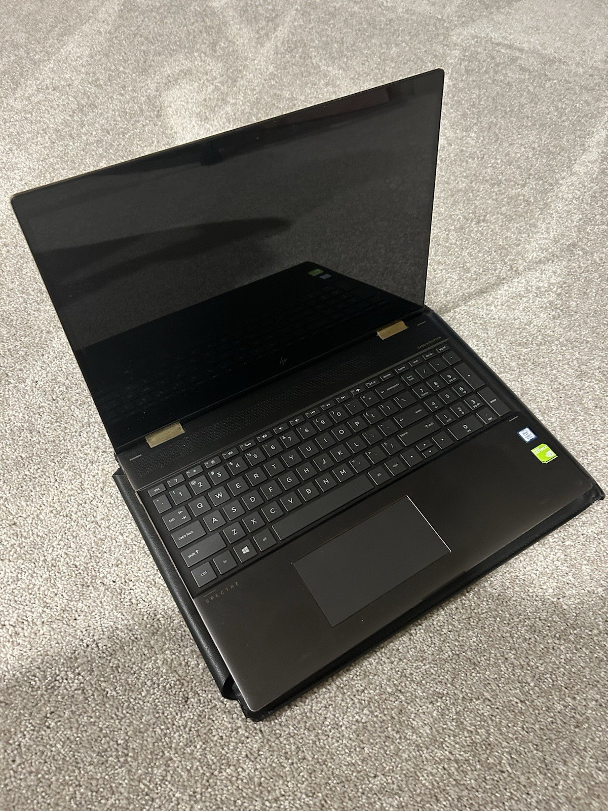 HP Spectre Convertible 2-in-1 Laptop Intel Core i7 16″ Touchscreen Black Gold