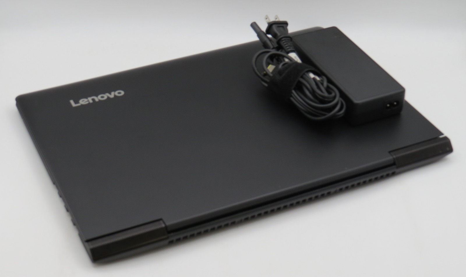 Lenovo Ideapad 700 | i5-6300HQ @ 2.3GHz | 12GB DDR4 | 15.6″ | No OS/HDD