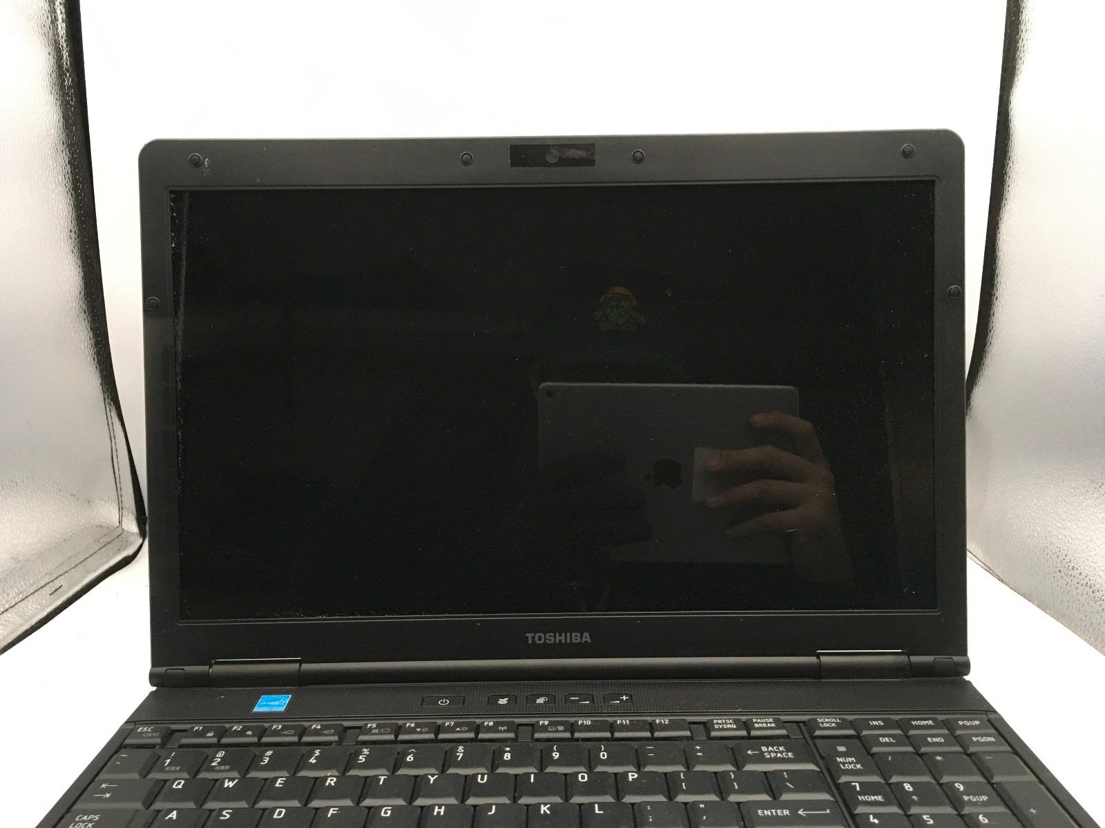 TOSHIBA TECRA A11 S3512 – FOR PARTS – INTEL CORE i3-370M – 3GB RAM – READ – BB
