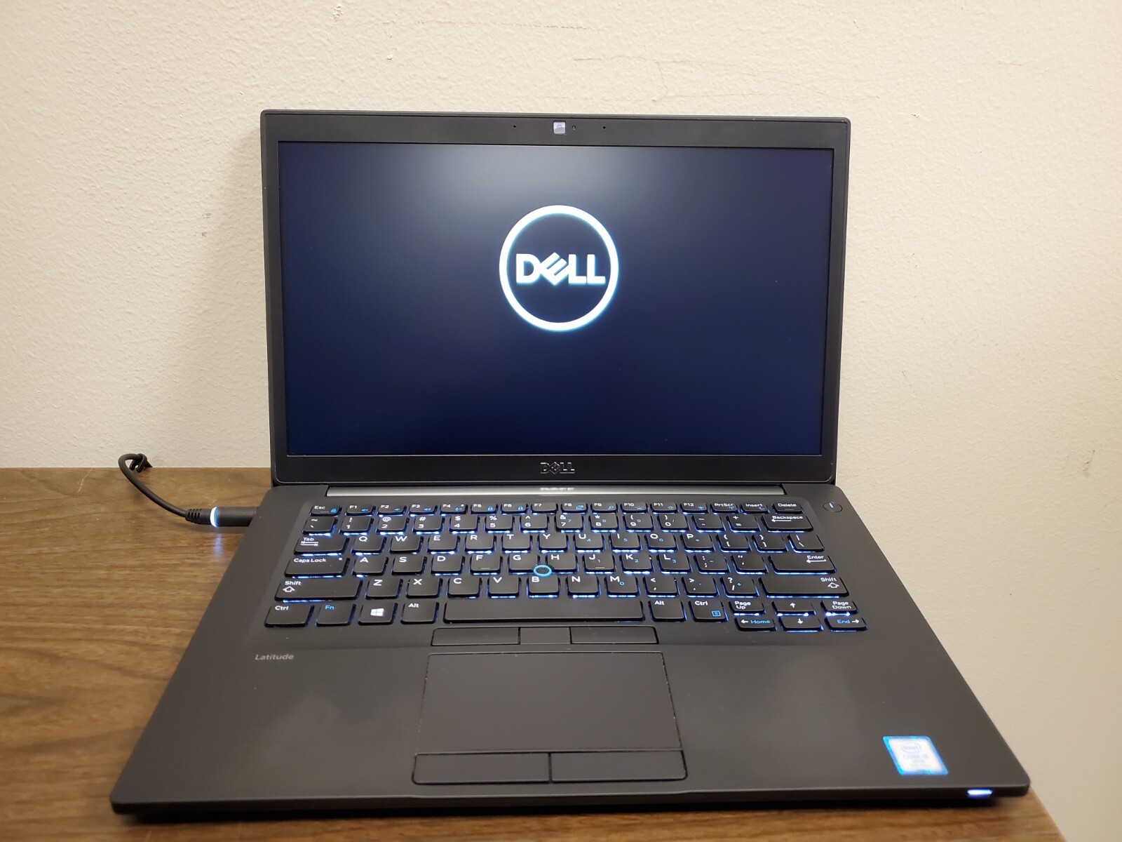 DELL Latitude 7480 7th Gen Intel core i5 laptop w/power adapter