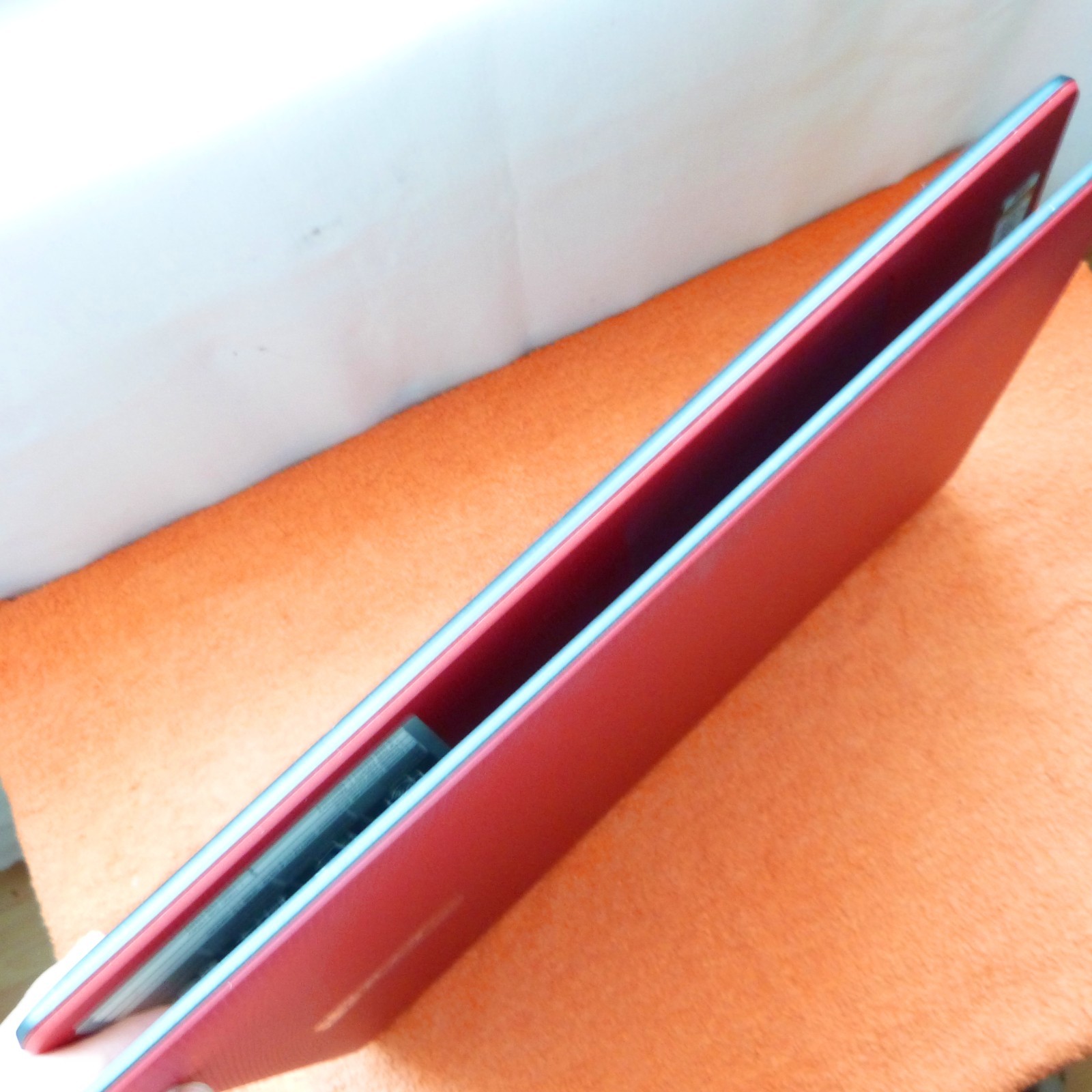 Acer ES1 571 UltraBook 15″ RED DESIGN l 1TB Windows 11 l HDMI USB3 DVDRW
