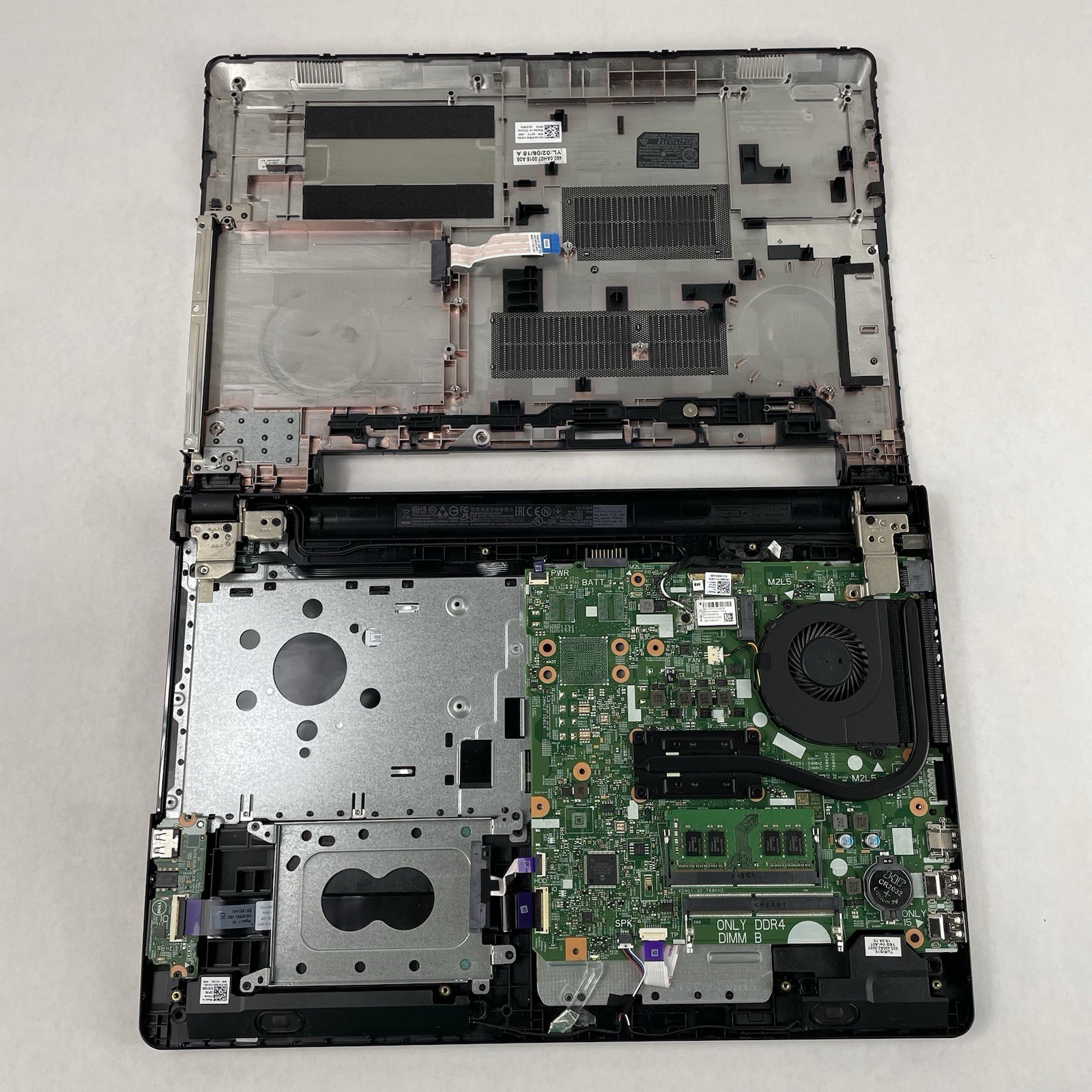 Dell Inspiron 3576 15.6″ i5-8250U 1.60 GHz 8 GB RAM No SSD/OS/AC/Batt