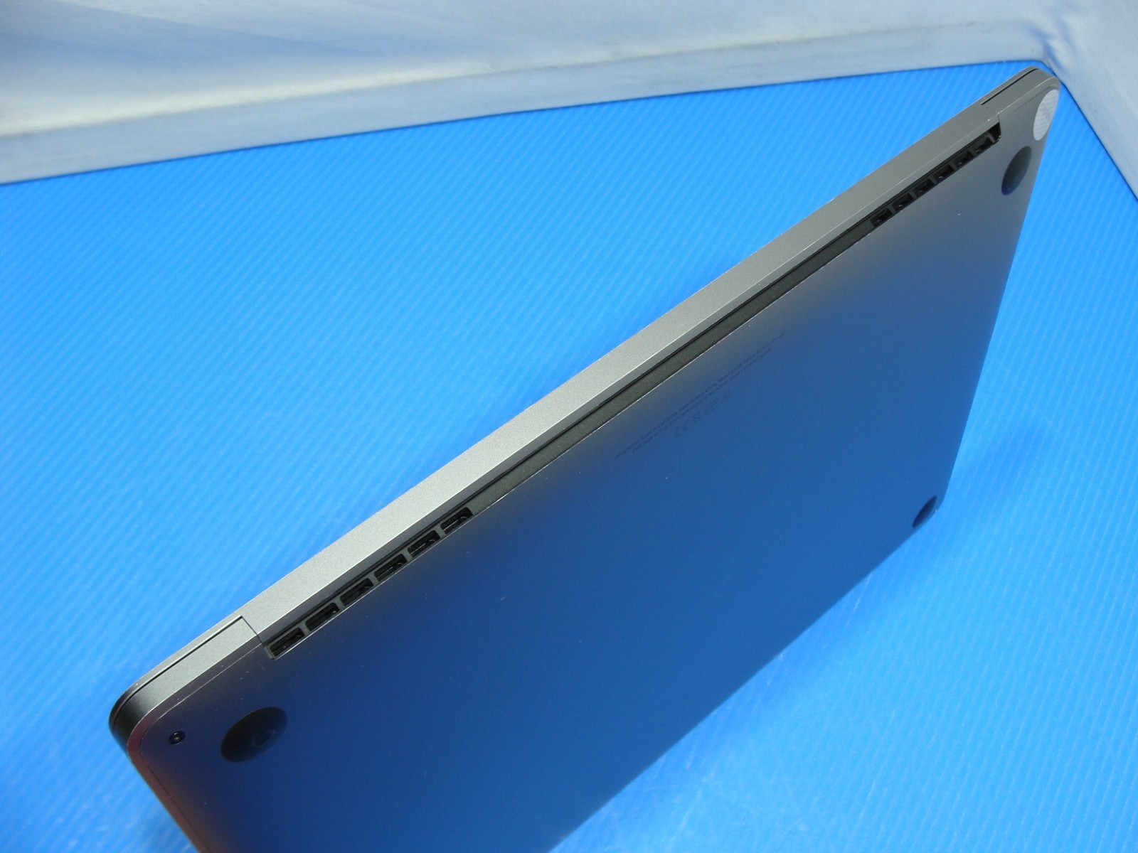 Apple MacBook Pro (2020) 13.3″ A2338 M1 8CPU/8GPU 3.2GHz 16GB 512GB SSD +Charger