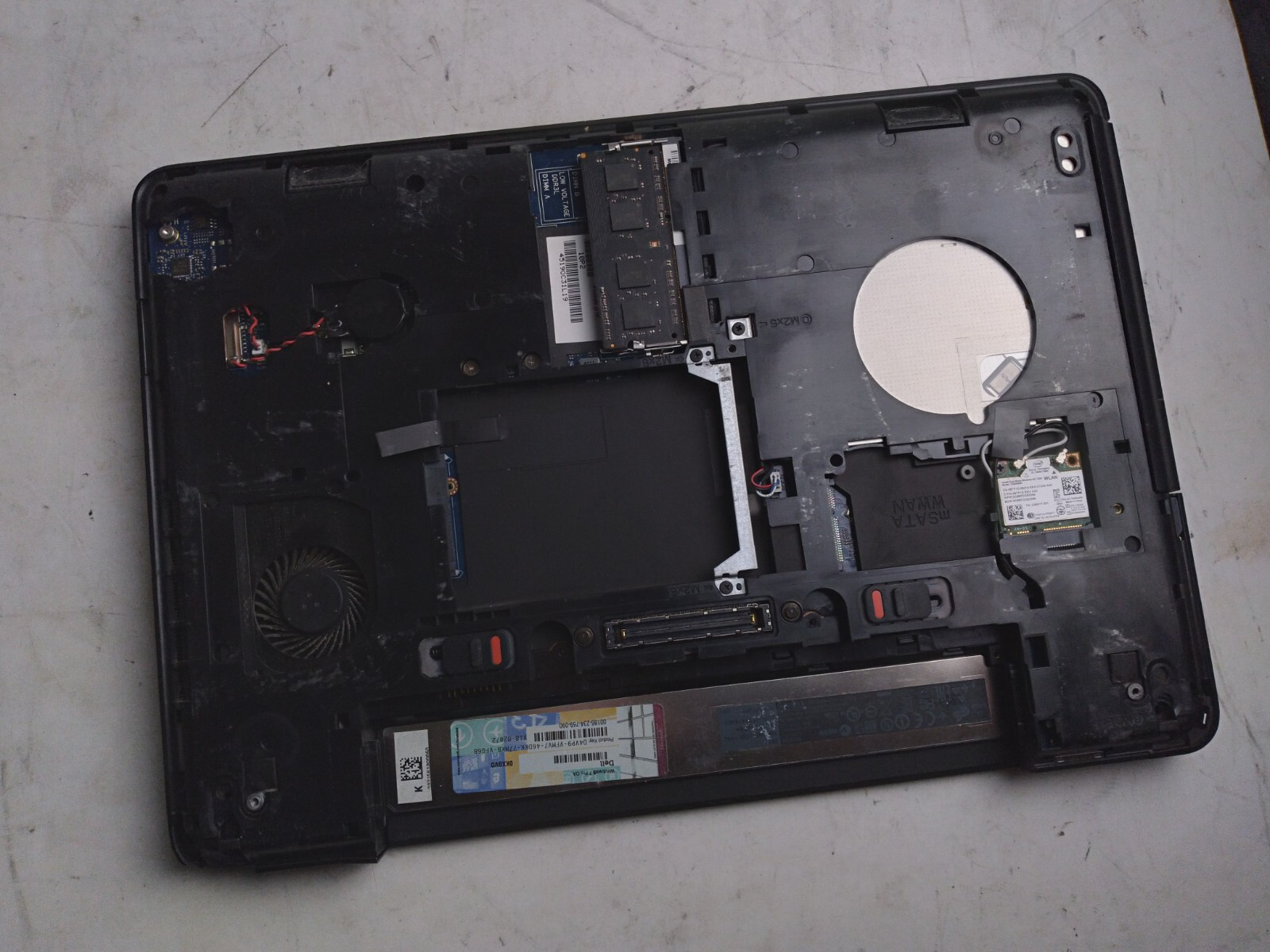 Dell Latitude E5440 w/i3-4010U, 4GB RAM, 14″ Laptop for Parts/Repair