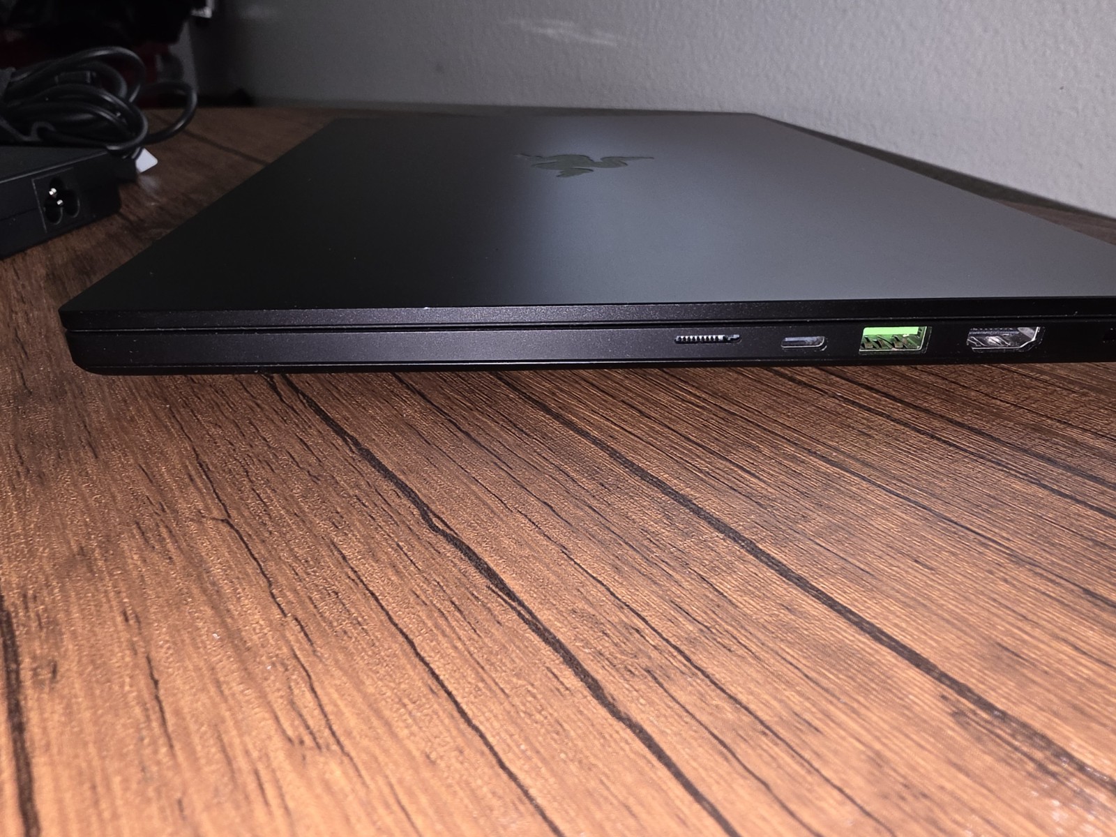 Razer Blade 14 Gaming Laptop 5070 AMD AI 9 365 3K 120Hz OLED 32GB DDR5X RAM 1TB