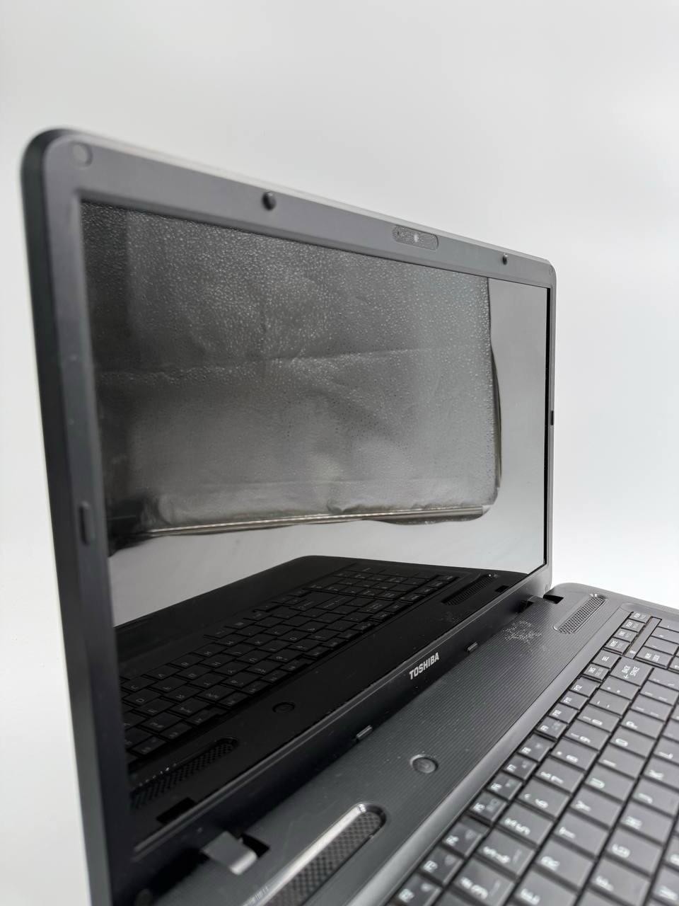 Toshiba Satellite C675-S7308 17.3” Laptop — Parts/Repair — Win 7 COA