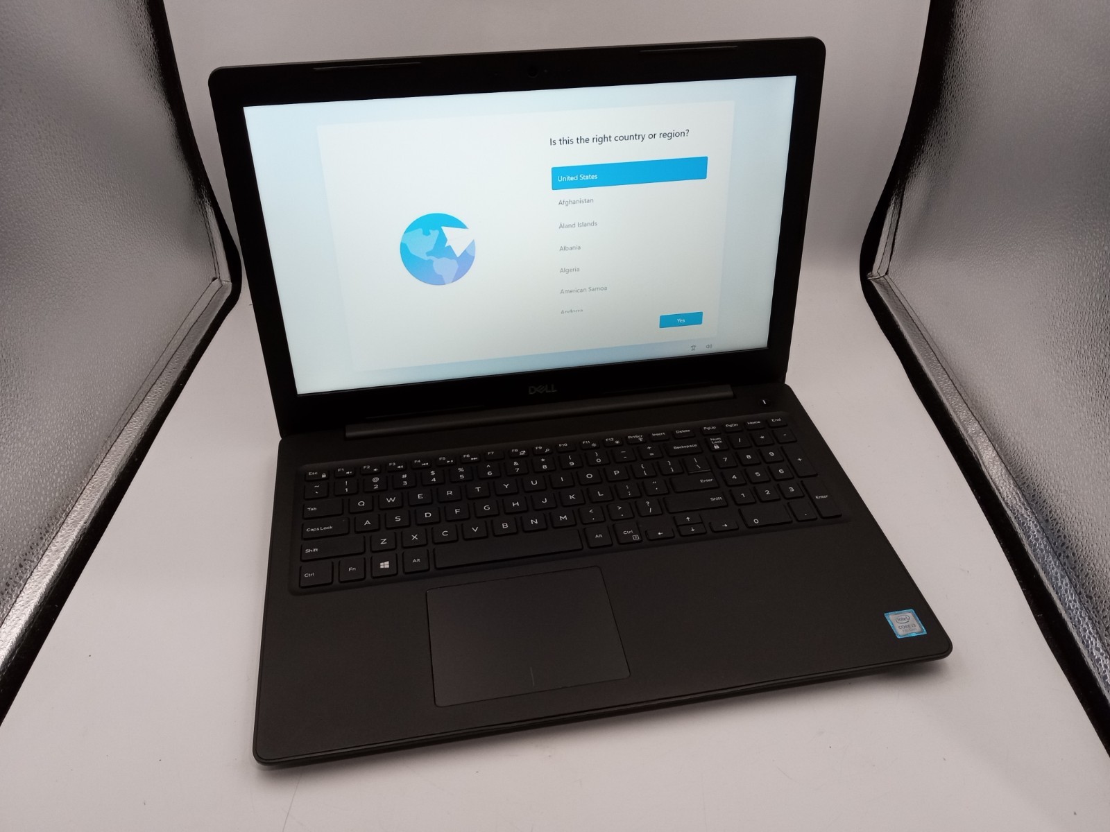 Dell Latitude 3590 15.6″ Laptop Intel i3-7130U 4GB RAM 256GB SSD Windows 11 -RR