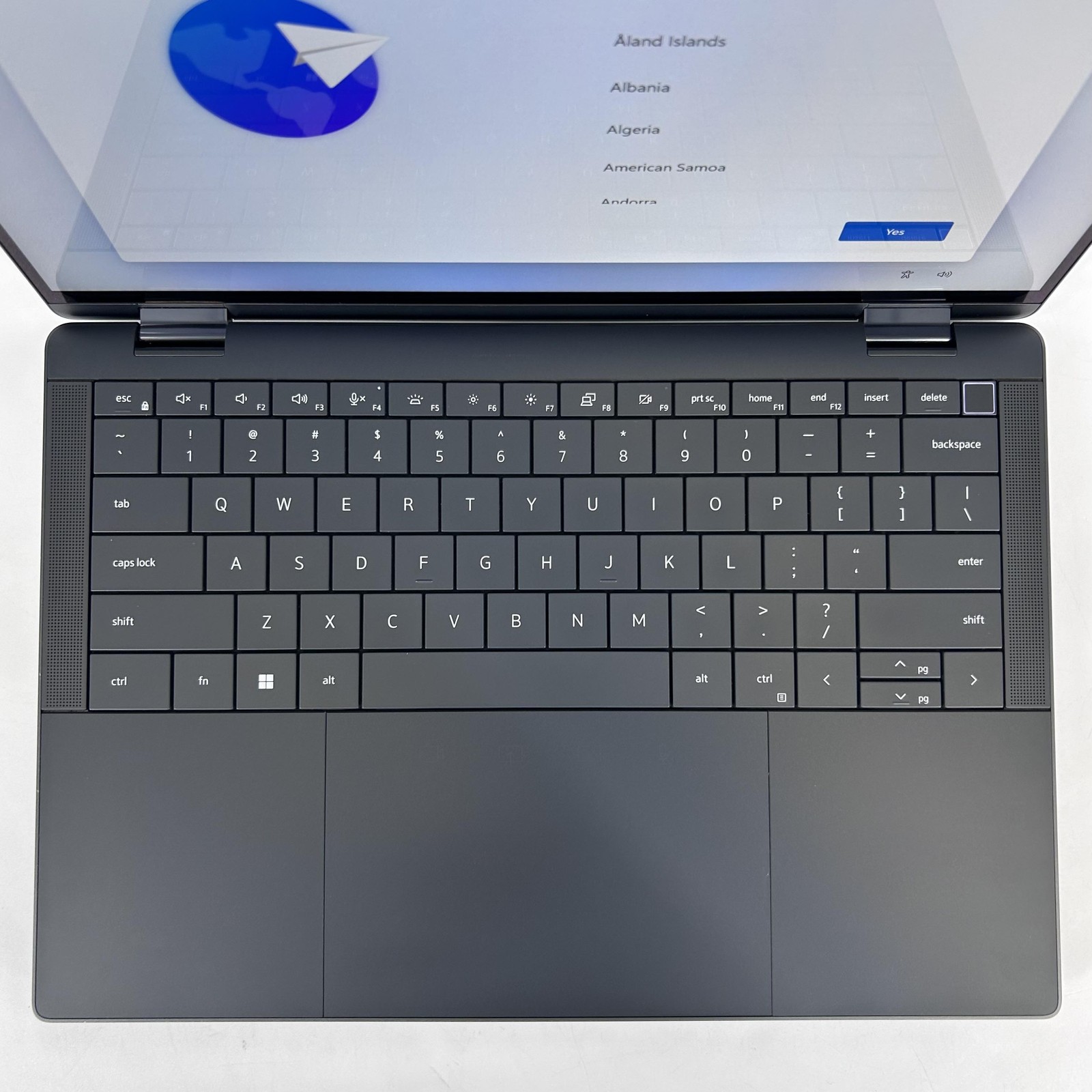 Dell Latitude 9440 (2-in-1) 14 Gray 2K TOUCH 1.8 GHz i7-1365U 32GB 1TB SSD Good