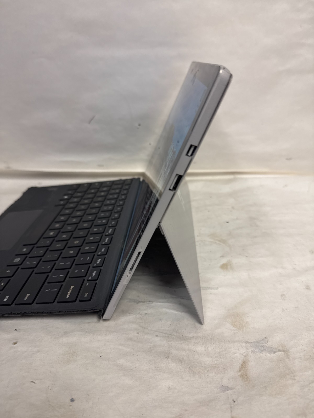 Surface Pro 6 Intel i5-8350U 1.70GHz 8GB RAM 128GB M.2 Win 11 Pro