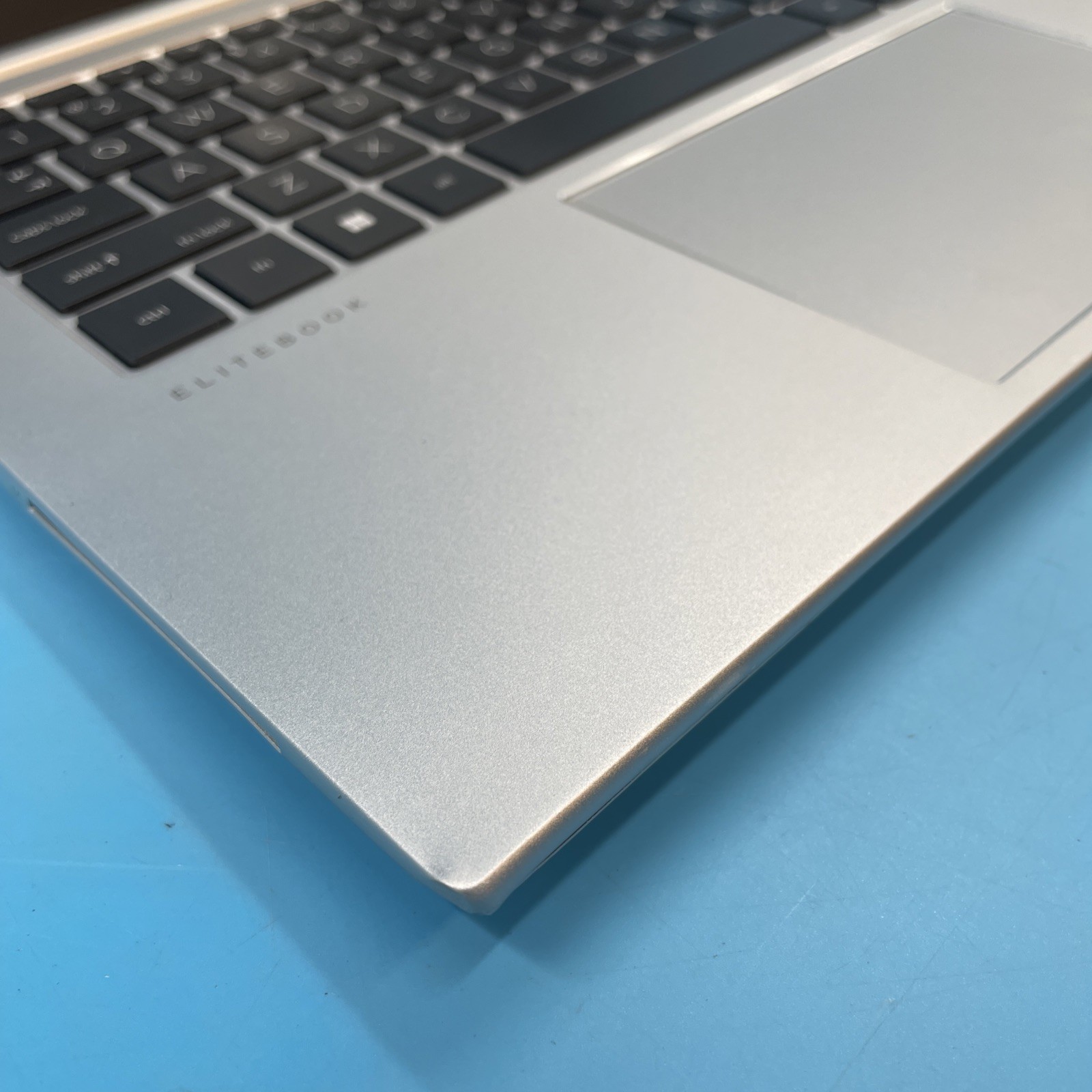 HP EliteBook 840 G11 | Ultra 5 135U | 32GB RAM | 512GB SSD | NO OS | 87% BATTERY