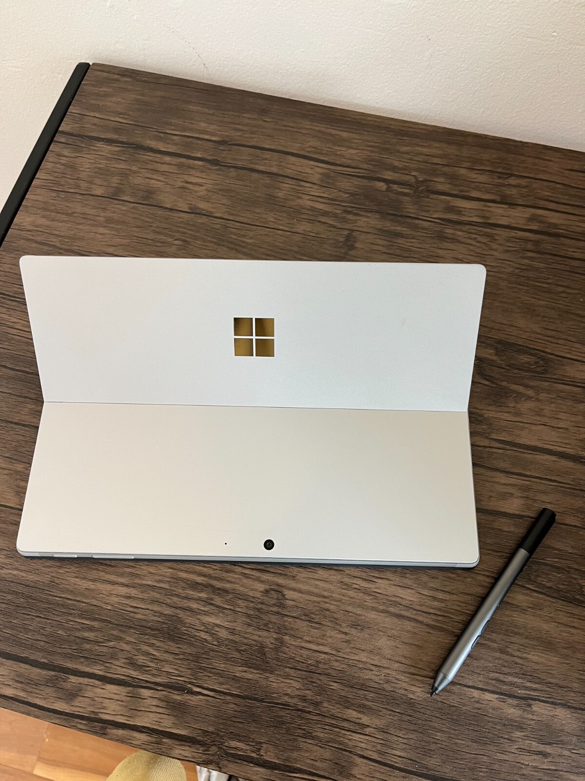 Microsoft Surface Pro 7 PLUS i5 8gb 128MB Graphics Card includes pen