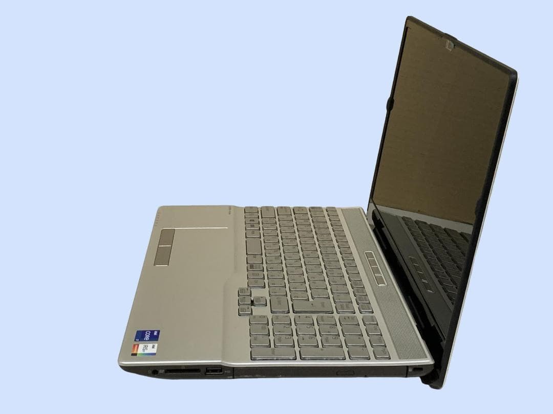 Fujitsu LIFEBOOK AH53/E3 Core i7-1165G7 SSD 512GB 8GB Windows 11 m66