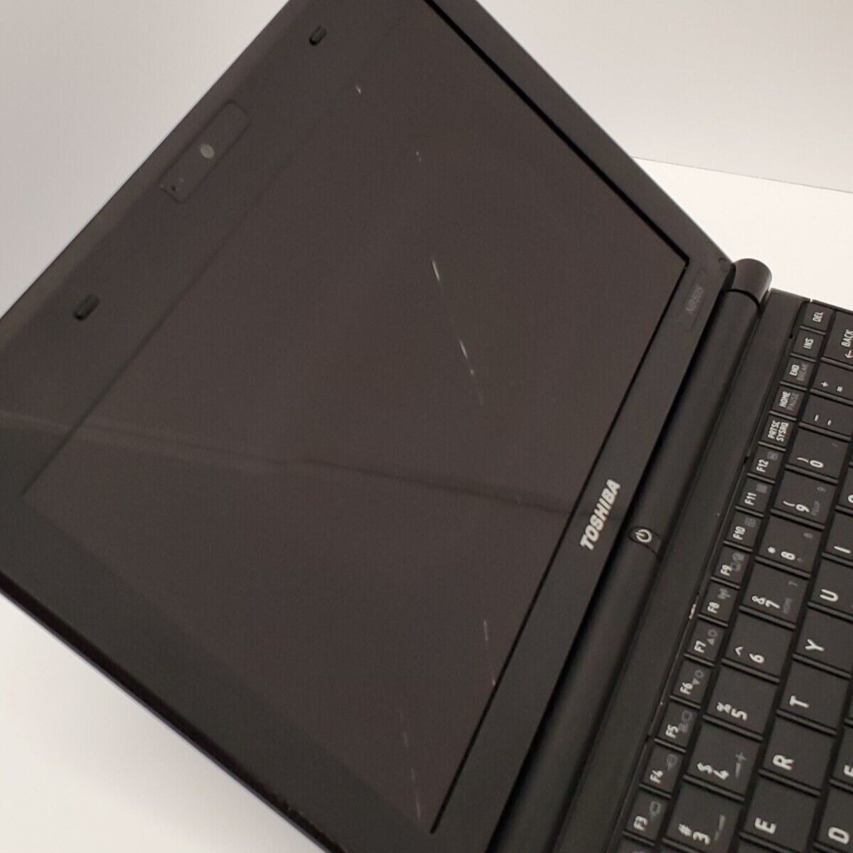 TOSHIBA NB505-N500BL Mini Laptop Intel Atom N455 1.66GHz 1GB Ram Parts or Repair
