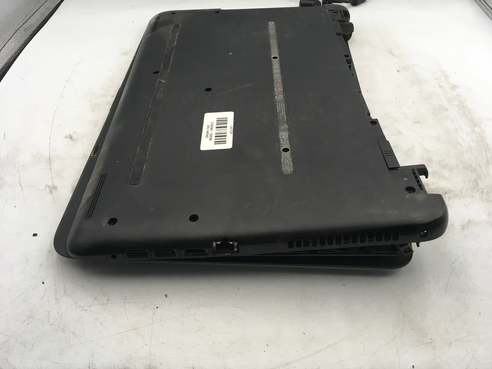 HP 15 AY039WM – FOR PARTS/DAMAGED CASE – INTEL i3-6100U – 8GB RAM – READ DESC-BB