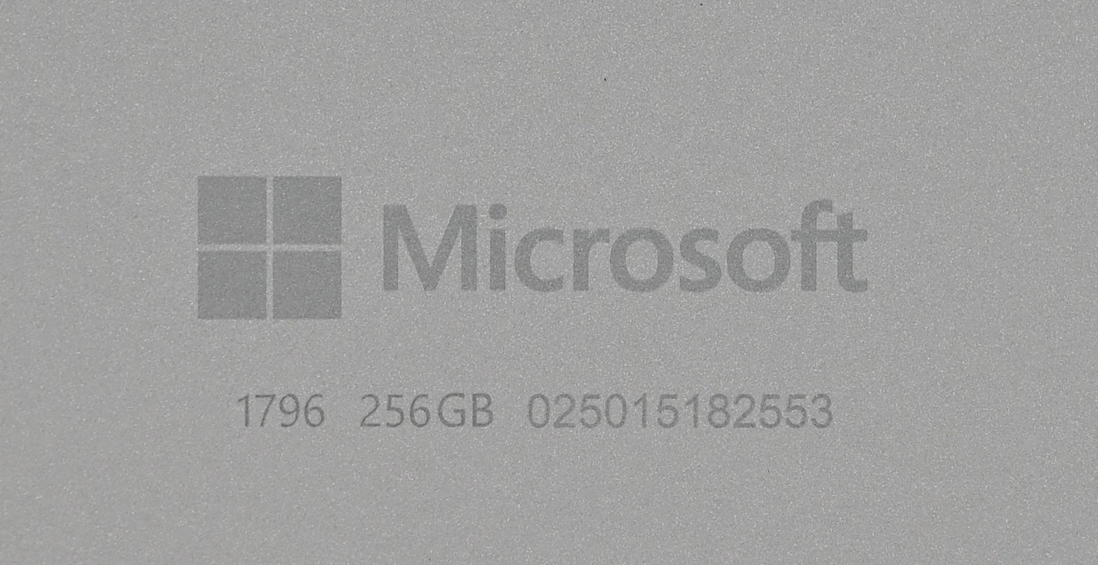 Microsoft Surface Pro 6 1796 i7-7660u 2.5GHz 8GB RAM 256GB SSD Win 10P
