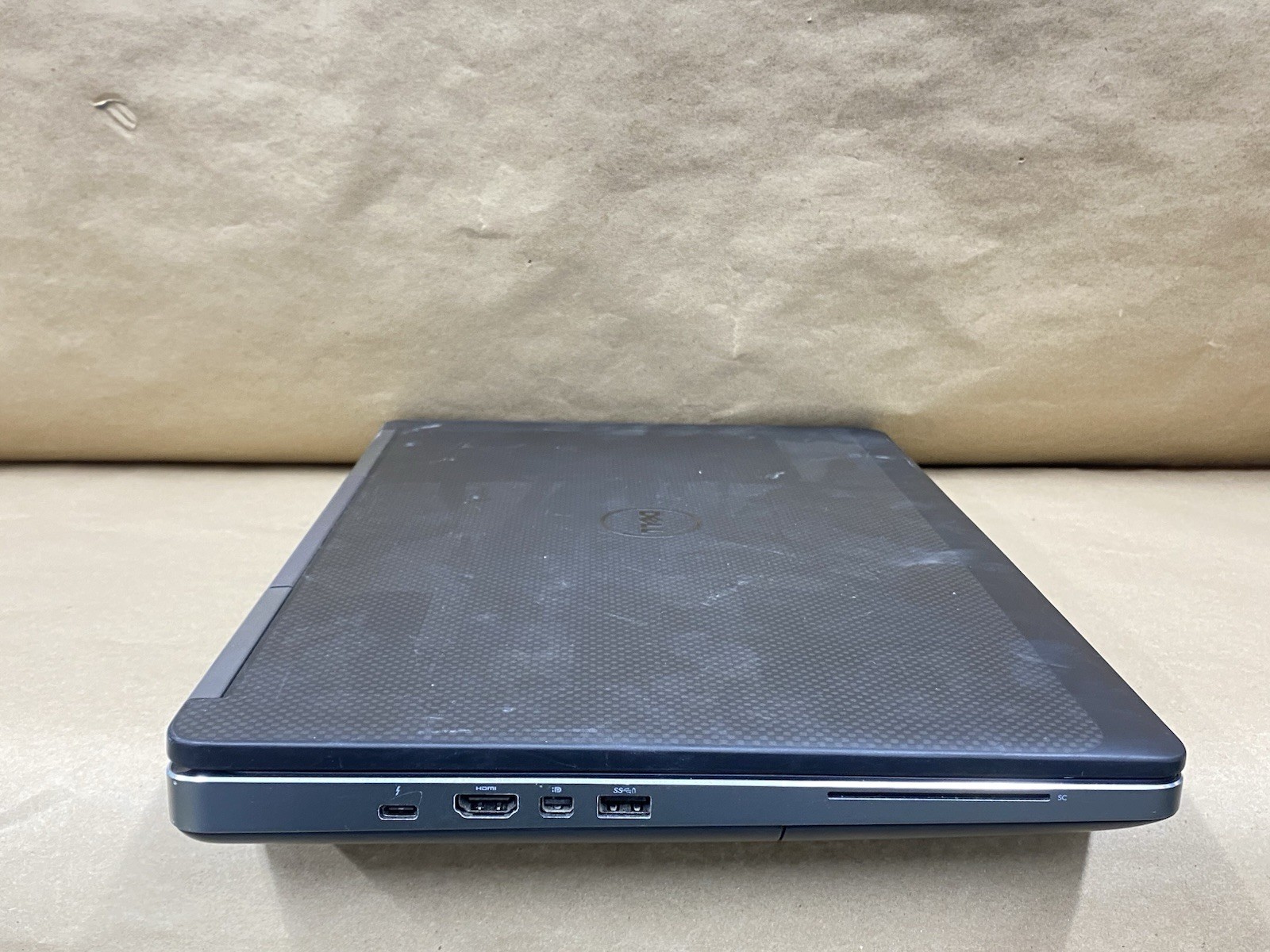 Dell Precision 7520 – 16″ 3840*2160 – E3-1575M – 8GB – 256GB – Win 10 – READ