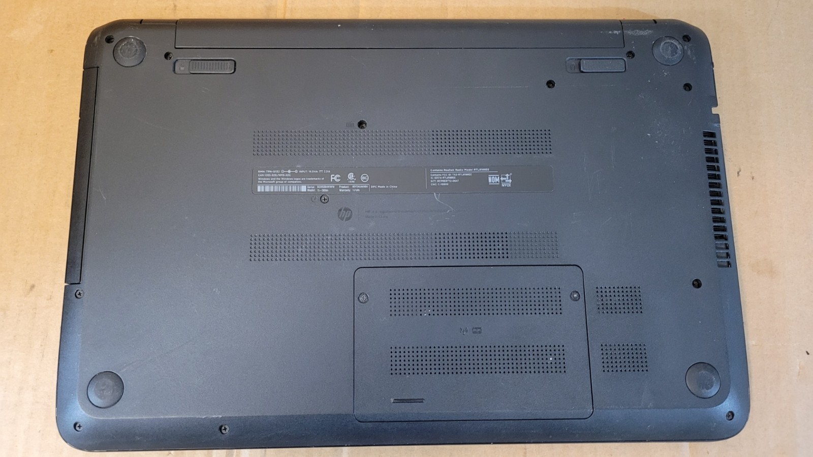 HP 15-F305DX AMD A6-5200 2000MHz 4 GB NO HDD / Charger –For Repair–
