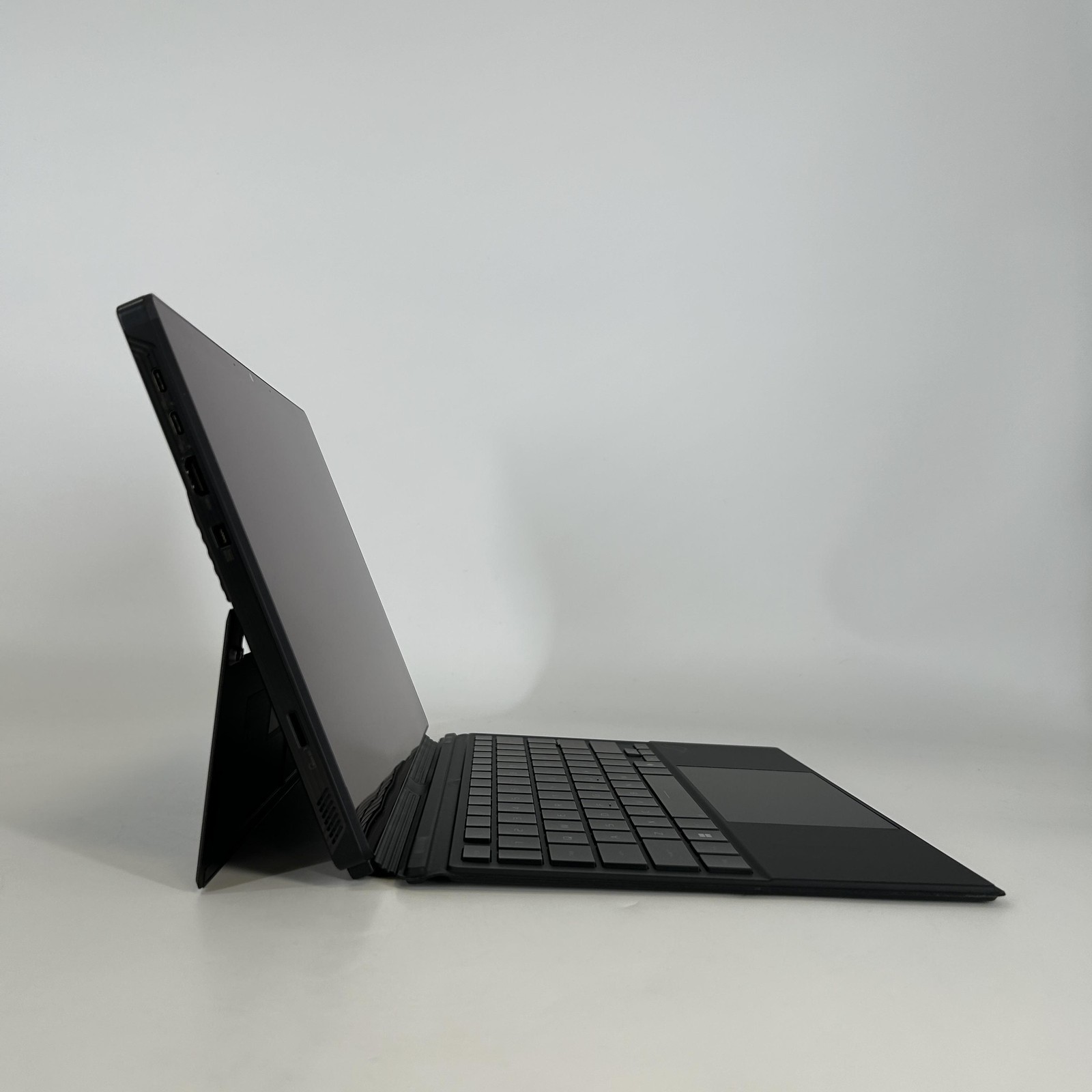 Asus ROG Flow Z13 GZ302 180Hz QHD+ TOUCH 3.0 GHz RYZEN AI MAX+ 395 64GB 2TB SSD