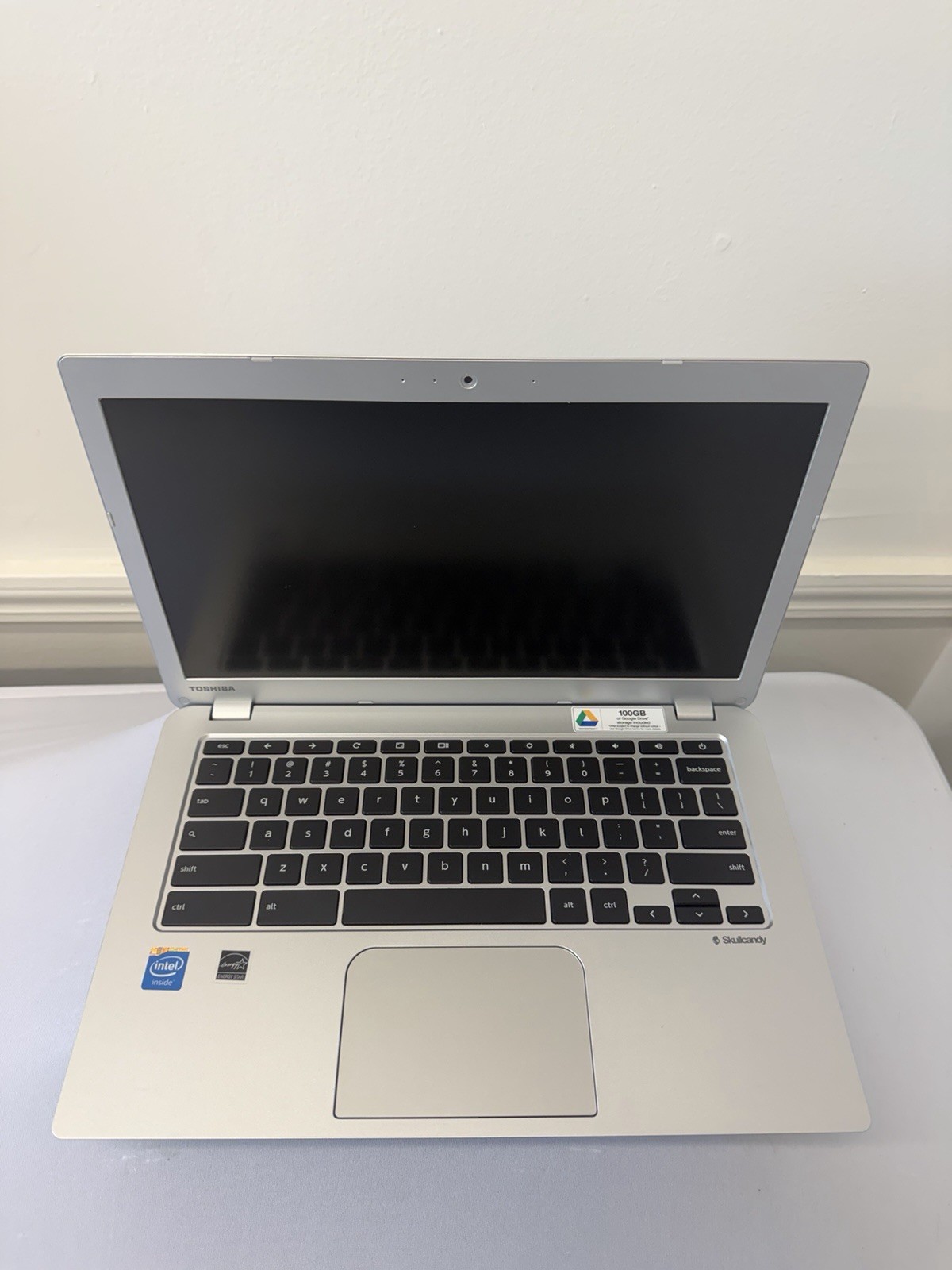 Toshiba CB35-B3330 Laptop – Good Screen – Intel Celeron N2840 – Read Des