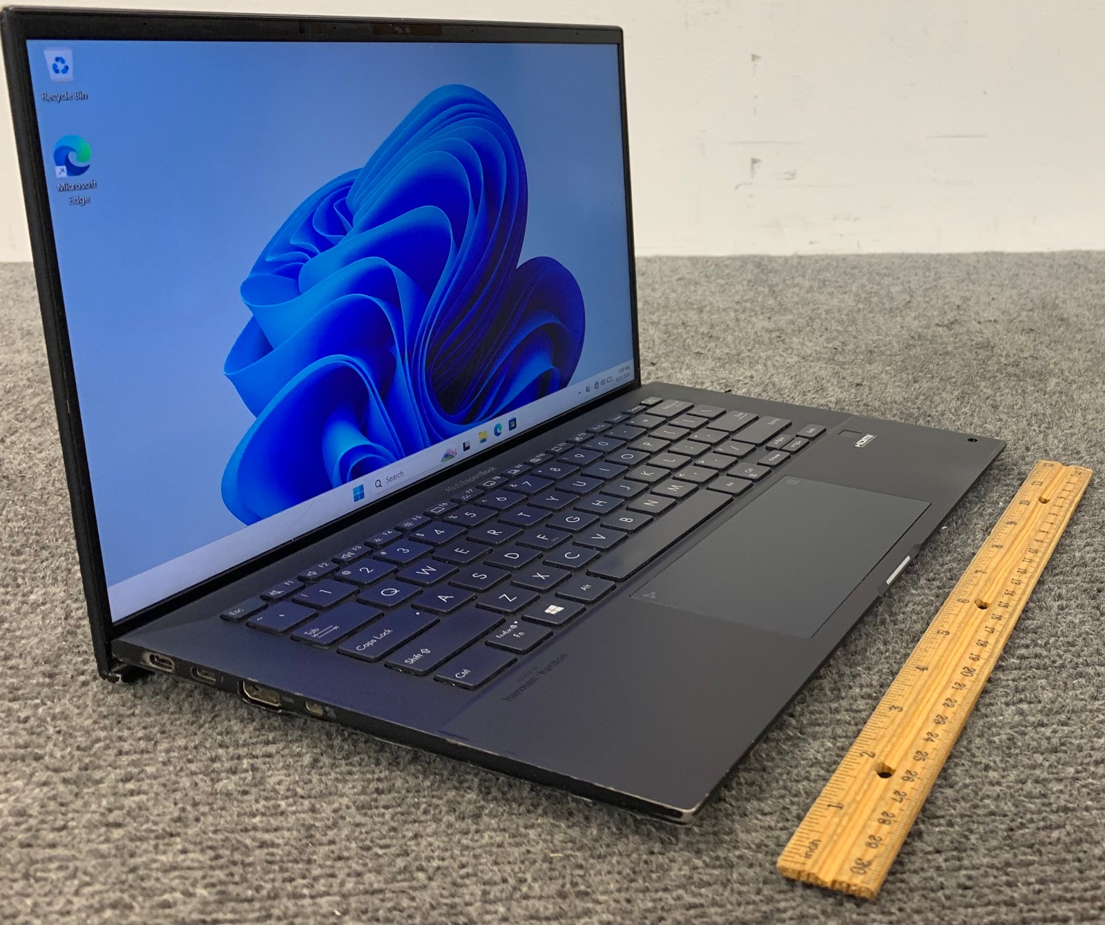 ASUS ExpertBook B9450CEA-XH75 14″ Laptop i7-1165G7 16GB RAM 256GB NVMe, As Is