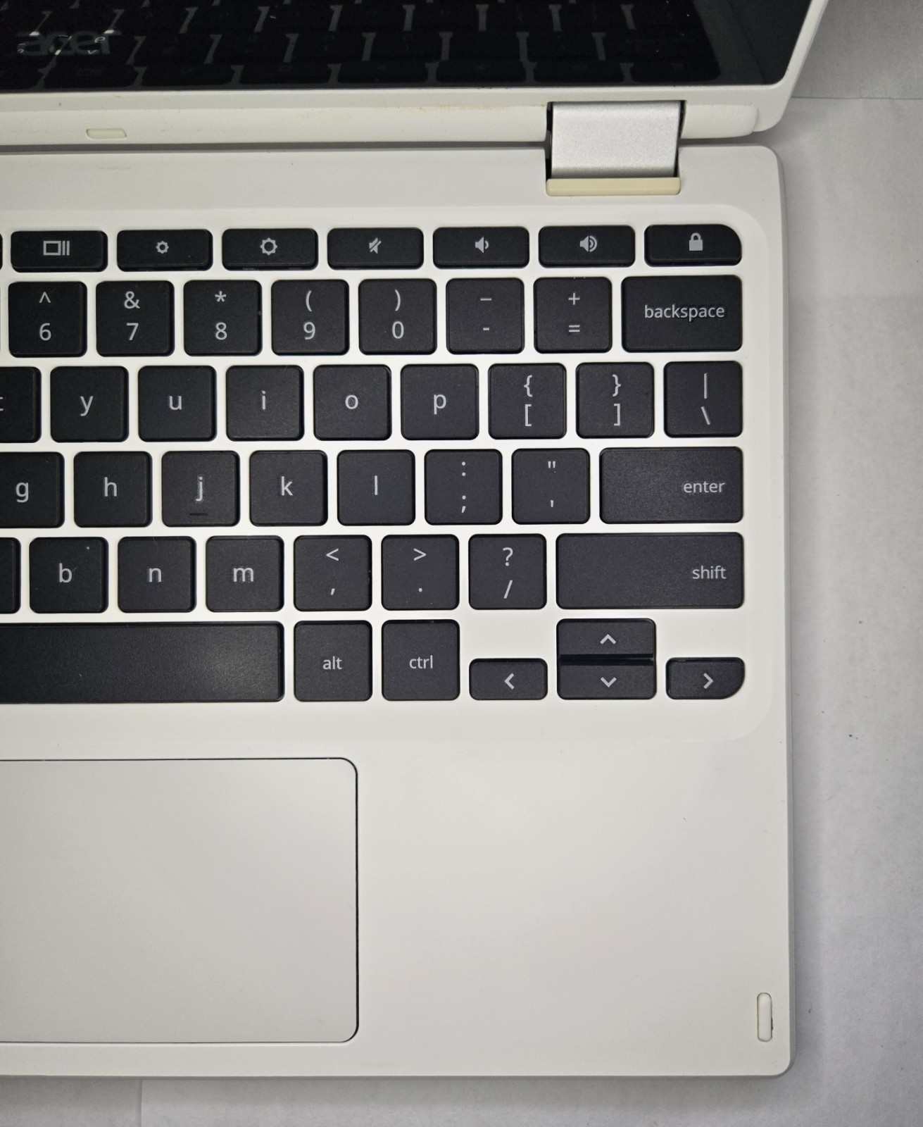 Acer Chromebook N15Q8 11.6″ Touchscreen 2-in-1 Laptop, White, w/ Charger