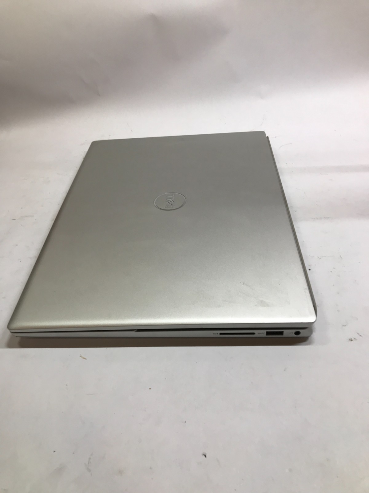 Dell Inspiron 14 5425 14″ AMD Ryzen 7 5000 Series NO RAM NO SSD/OS For Parts