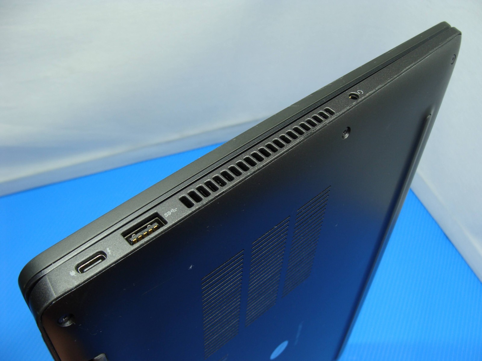 Dell Latitude 7520 15.6″UHD i7-1165G7 2.8GHz 16GB 512GB SSD +PowAd WRTY-10/2026