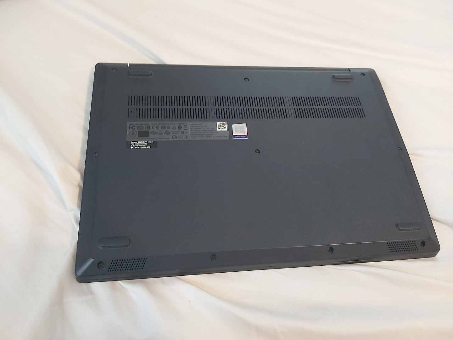 Lenovo IdeaPad 3i 15.6” (1TB SSD Intel Core i5-10210U 1.3GHz 20GB RAM) Laptop