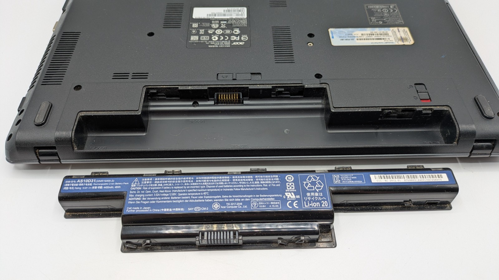 Acer Aspire Celeron 1.6 GHz 3 GB DDR3 320 GB HDD 15.6″ Laptop 5349-2804 WORKS