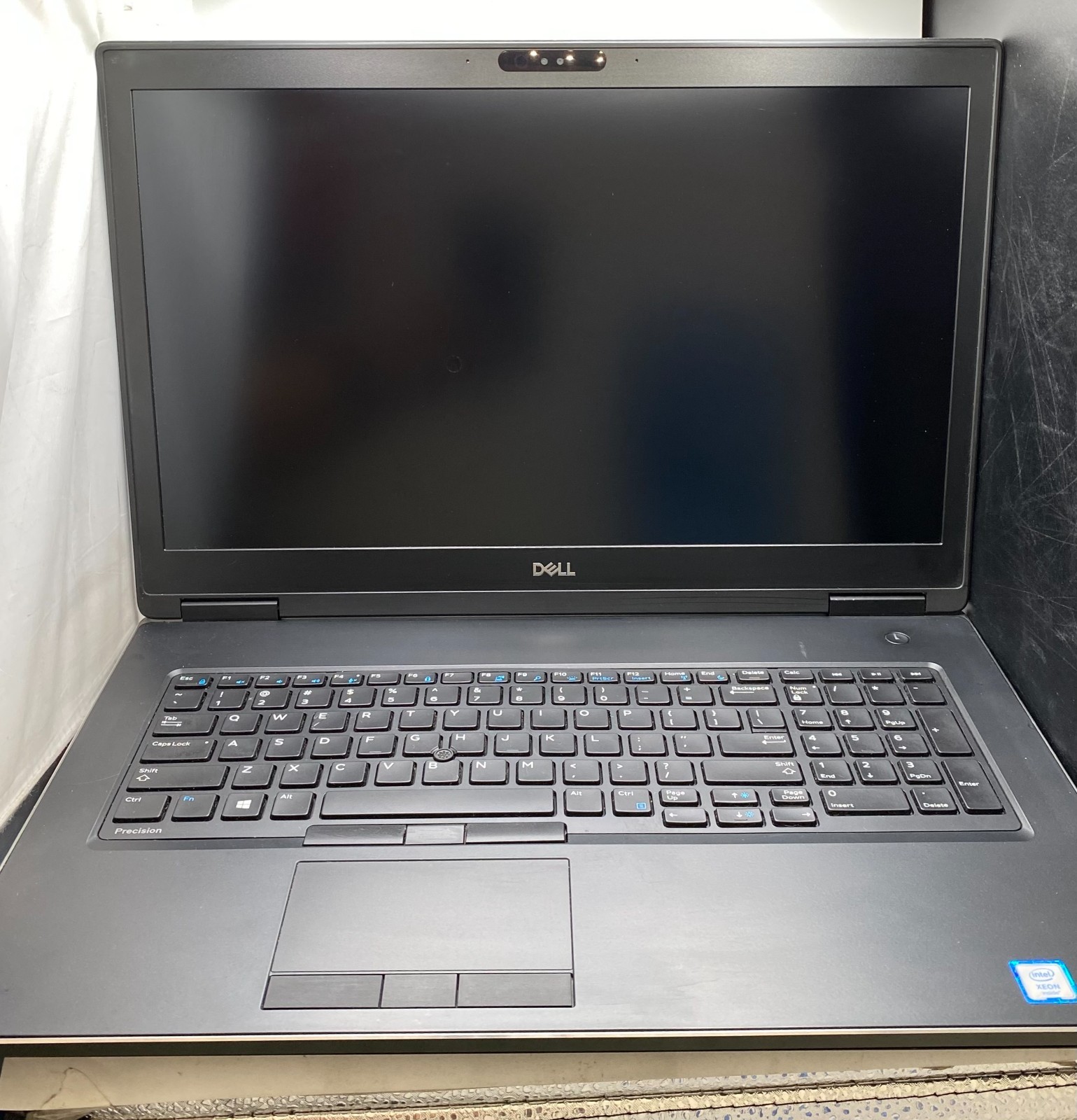 Dell Precision 7730 17.3″ Laptop Intel Xeon E-2176M 2.70GHz 32GB RAM 1TB SSD