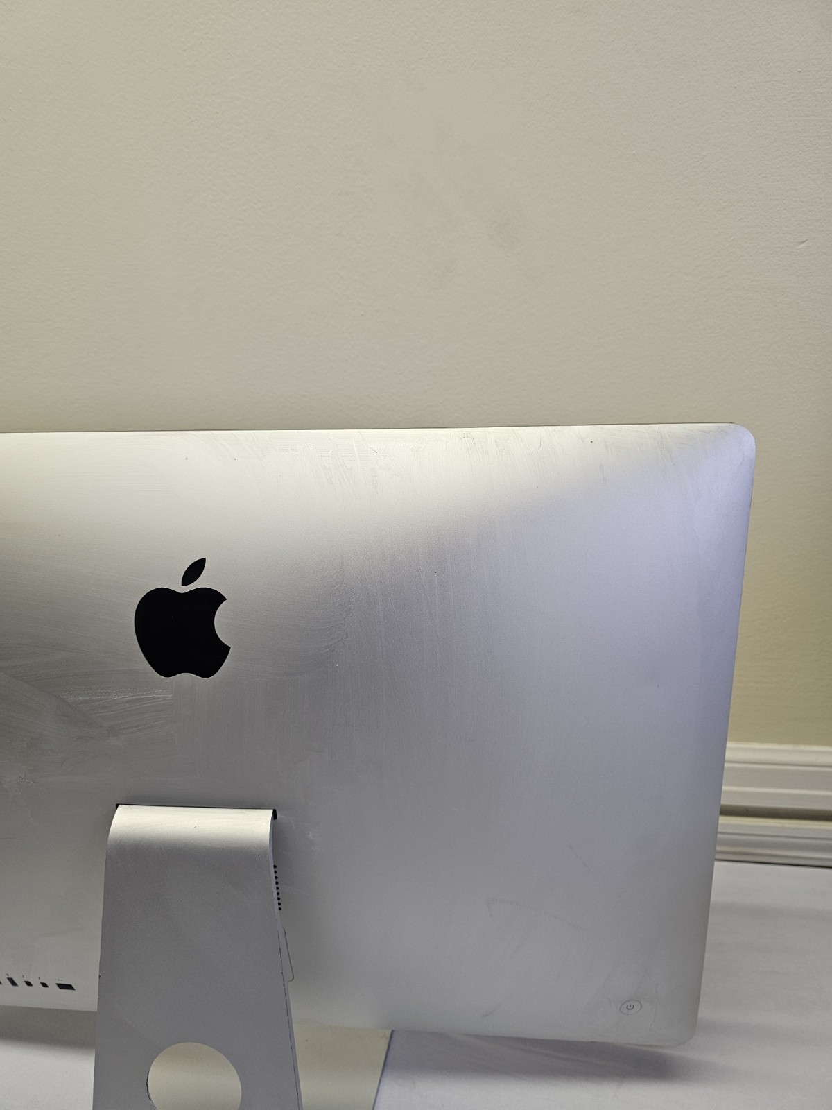Apple iMac Late 2015 Computer – Intel i5 – 8GB RAM – 500GB SSD – Read Desc.