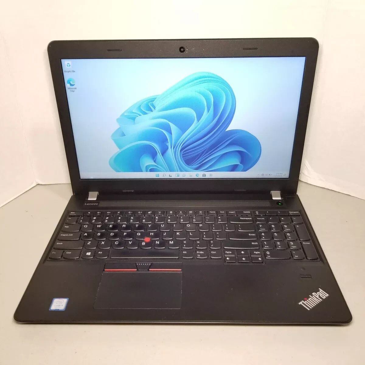 Lenovo ThinkPad E570 15.6″ (256GB SSD, Intel Core i5-7200U, 8GB RAM) Laptop -…