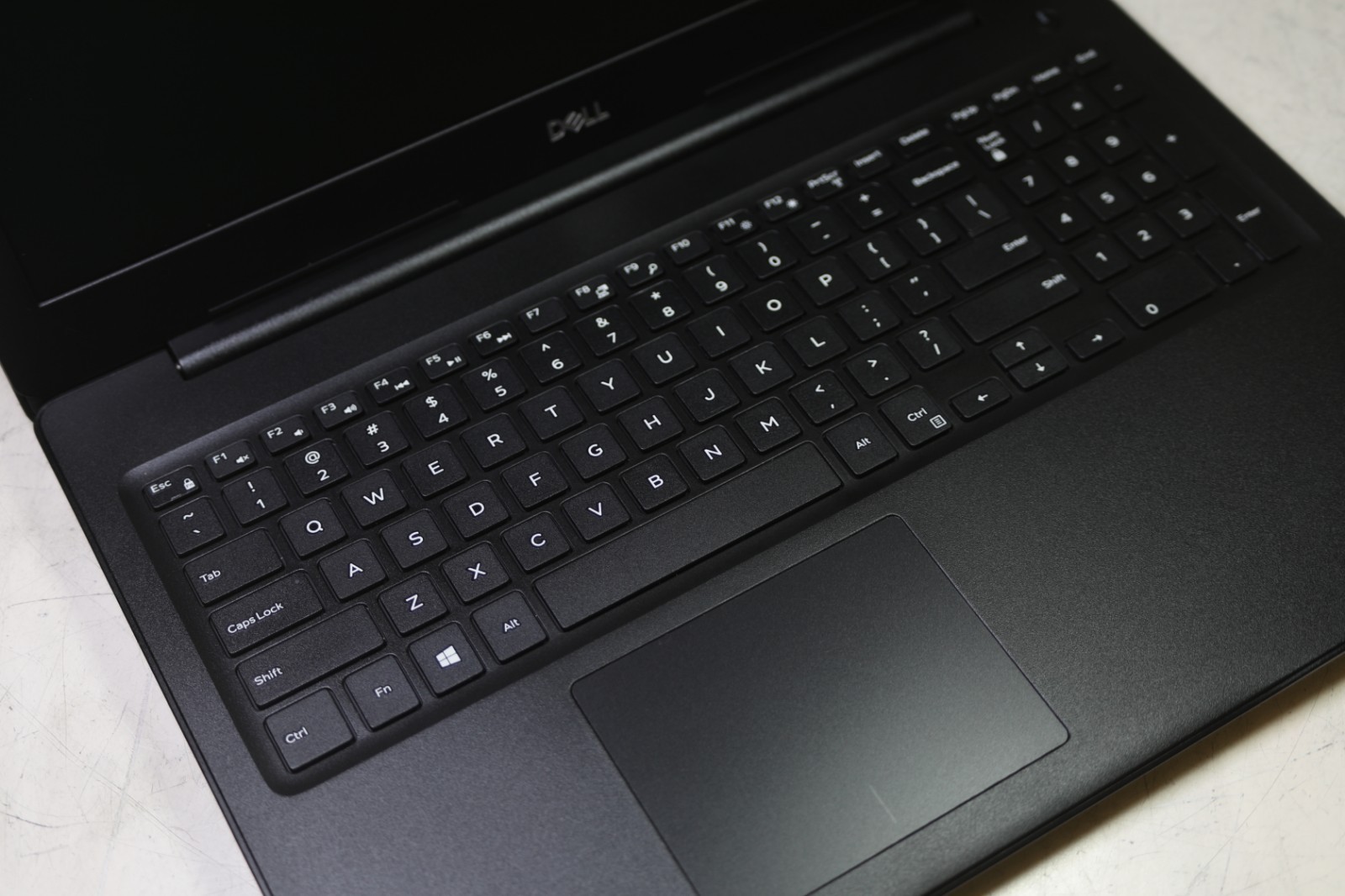 Latitude 3590 Intel(R) Core(TM) i5-8250U CPU @ 1.60GHz-8GB RAM-500GB HDD-NO OS
